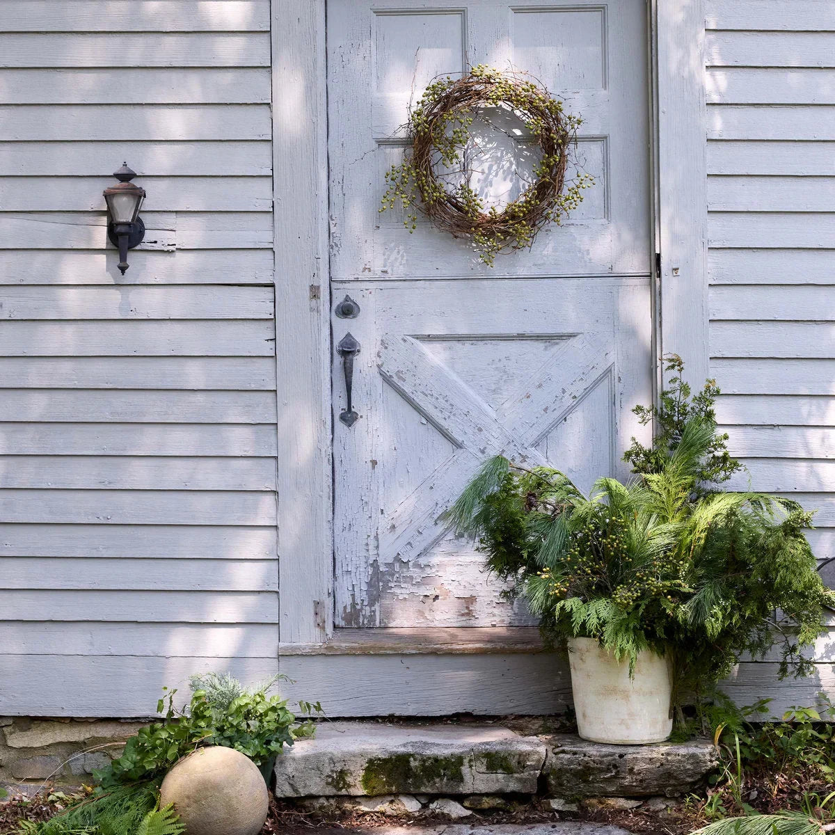 Basic Planter, White Patina - The Mayfair Hall