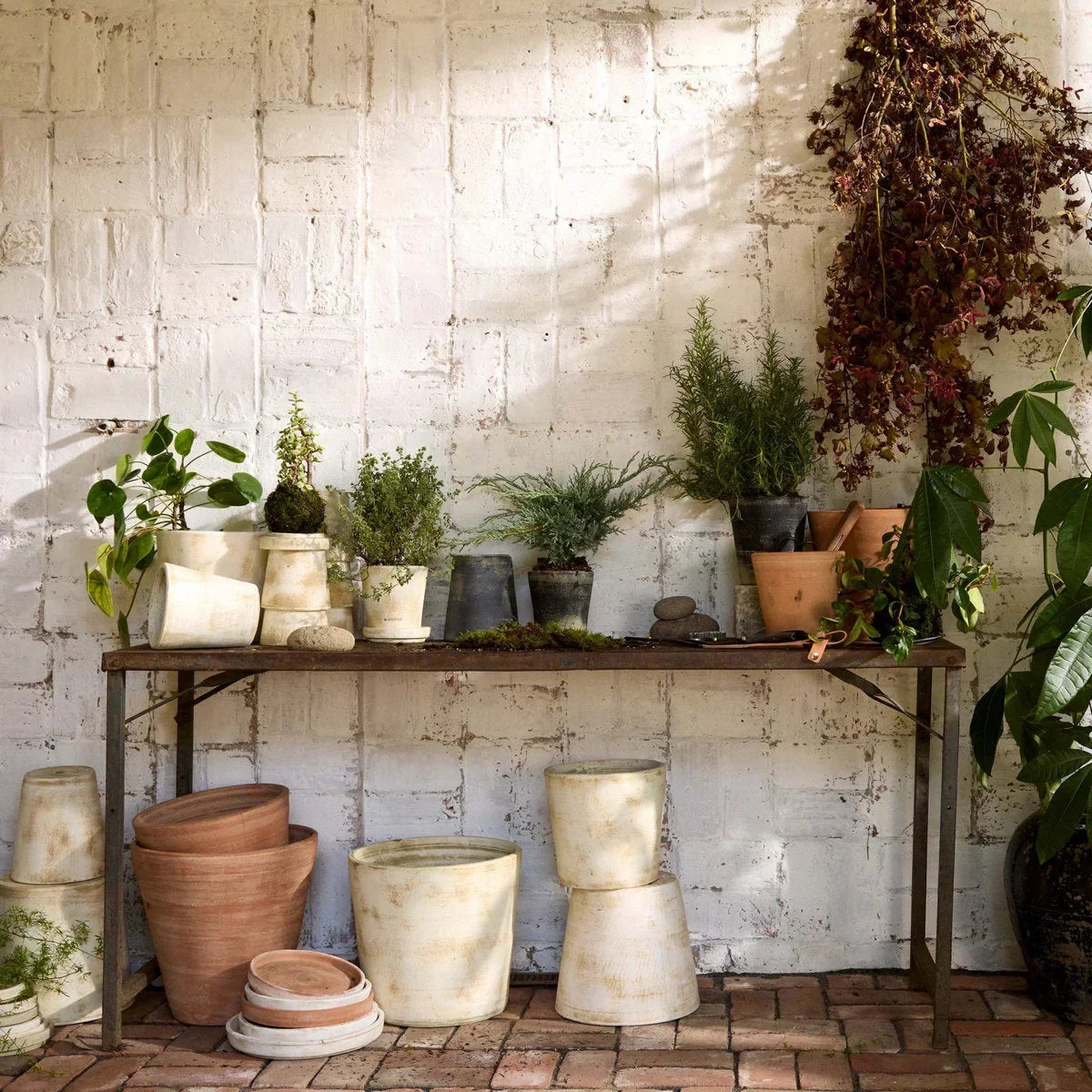 Basic Planter, White Patina - The Mayfair Hall