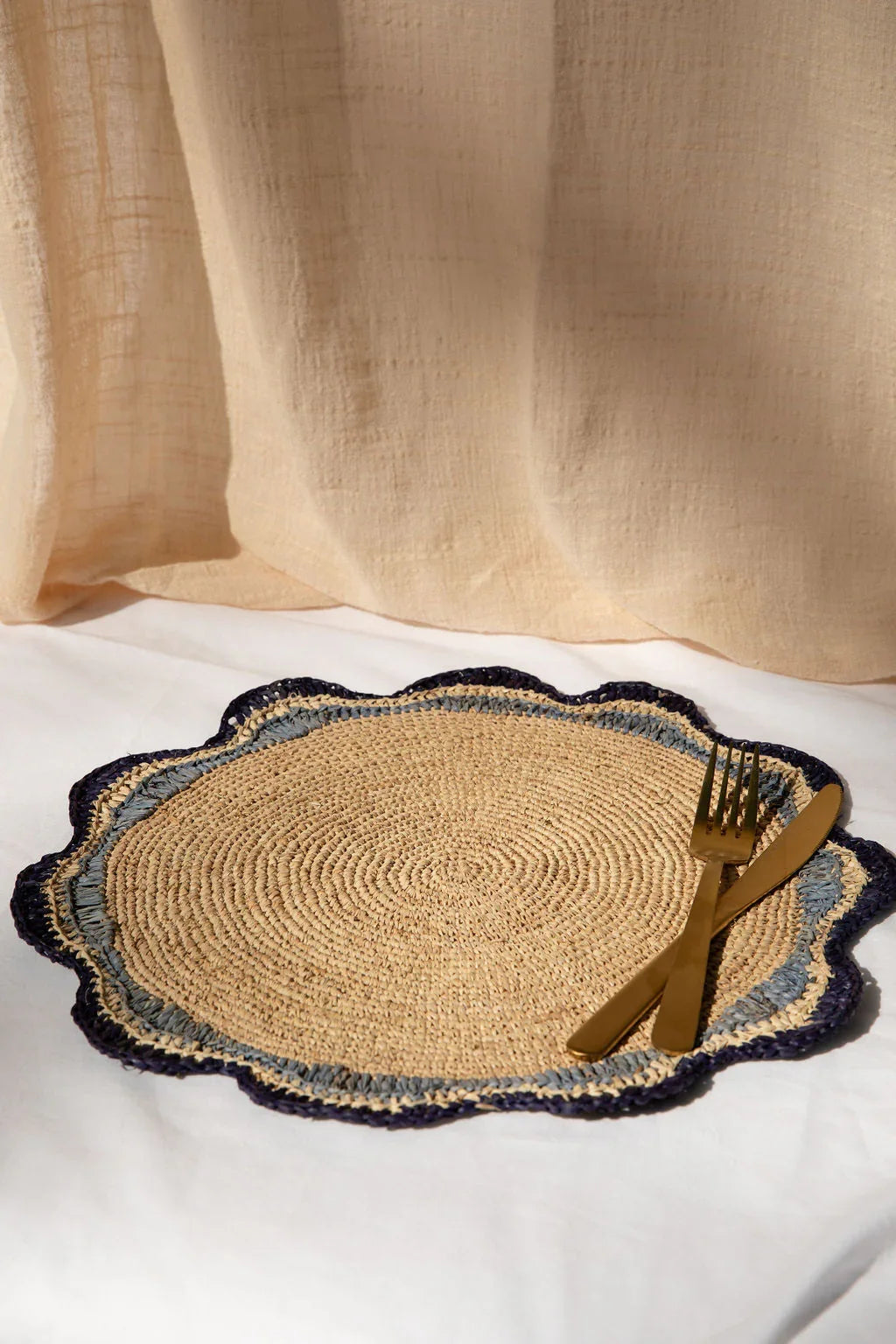 Garden Party Pinwheel Raffia Placemat, Set of 2, 4 and 6 - The Mayfair Hall