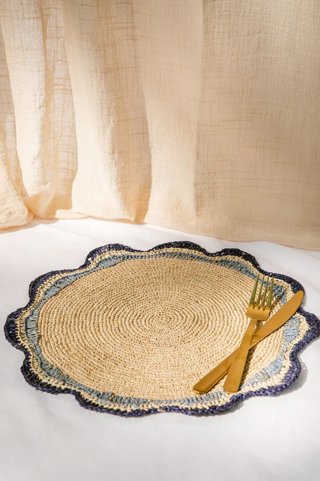 Garden Party Pinwheel Raffia Placemat, Set of 2, 4 and 6 - The Mayfair Hall