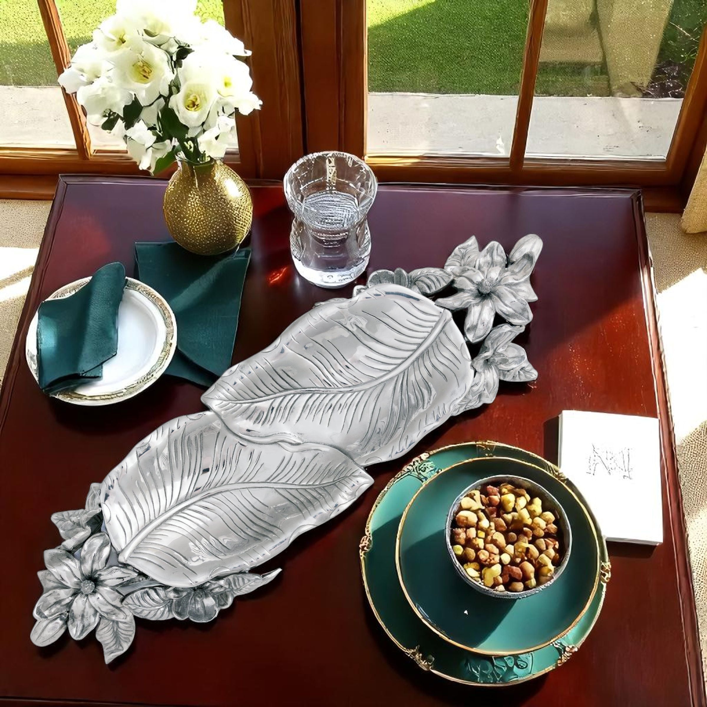 Magnolia Centerpiece Tray