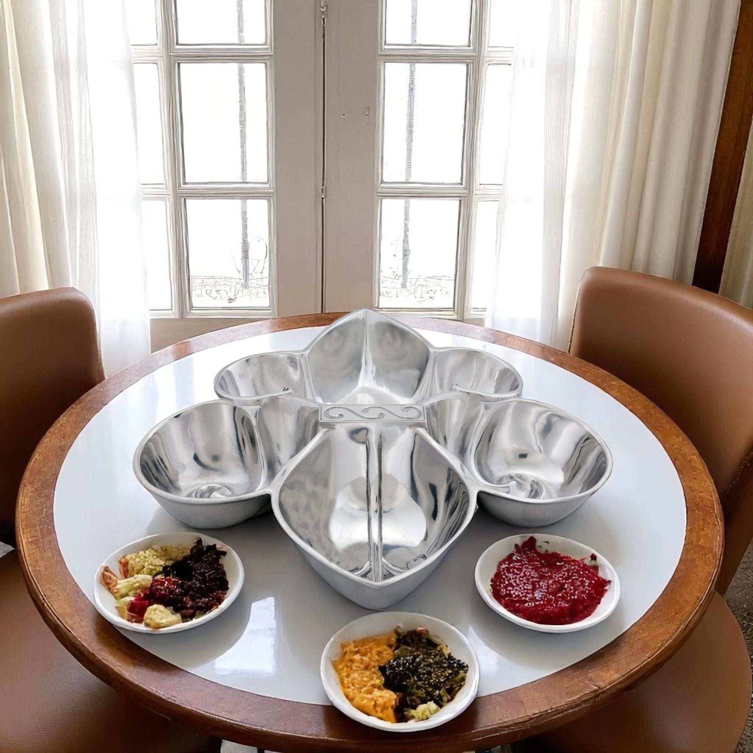 Fleur De Lis Serving Bowl 4 Compartment