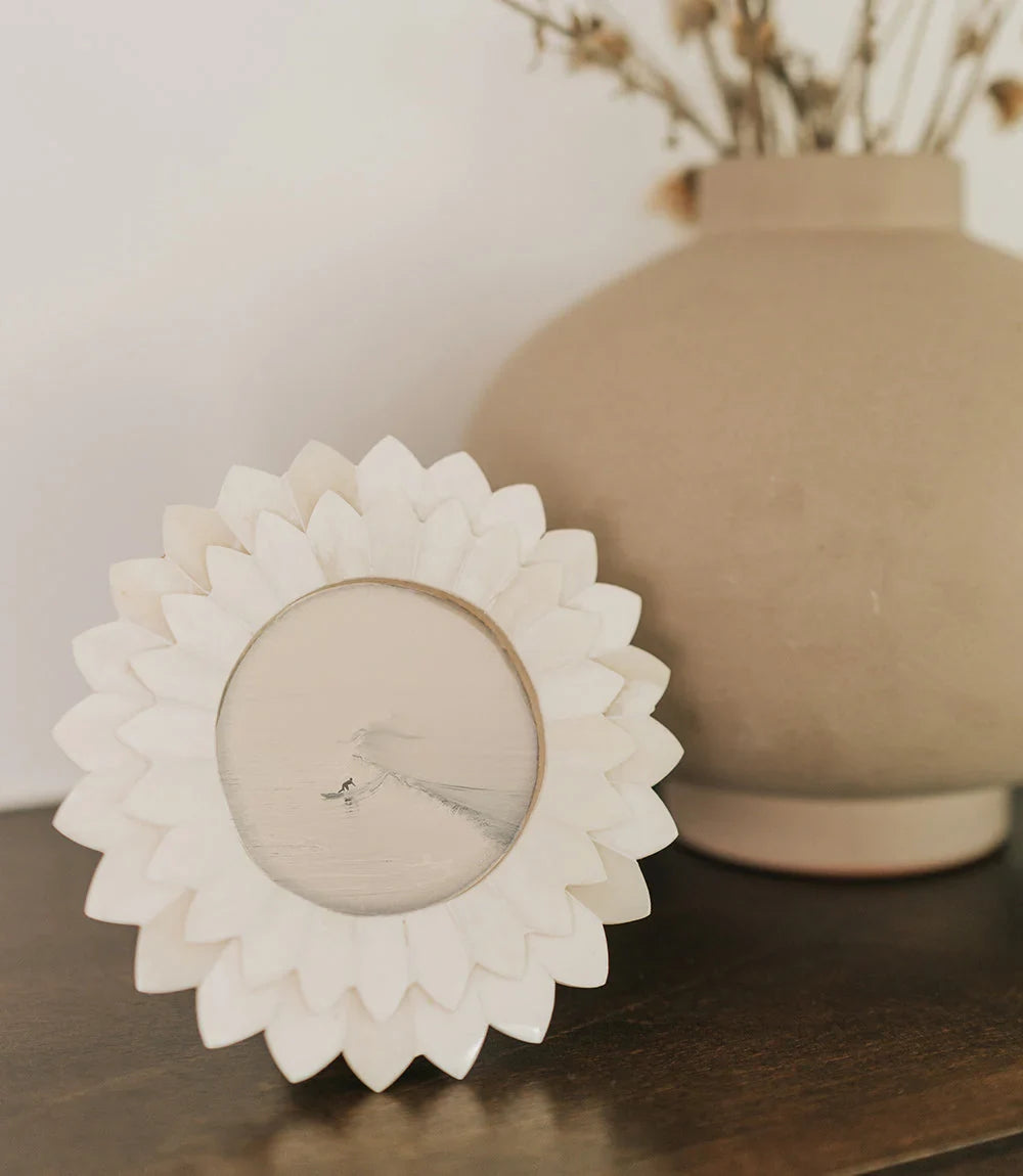 Amalesh Bloom Cream Carved Bone Picture Frame (3x3)