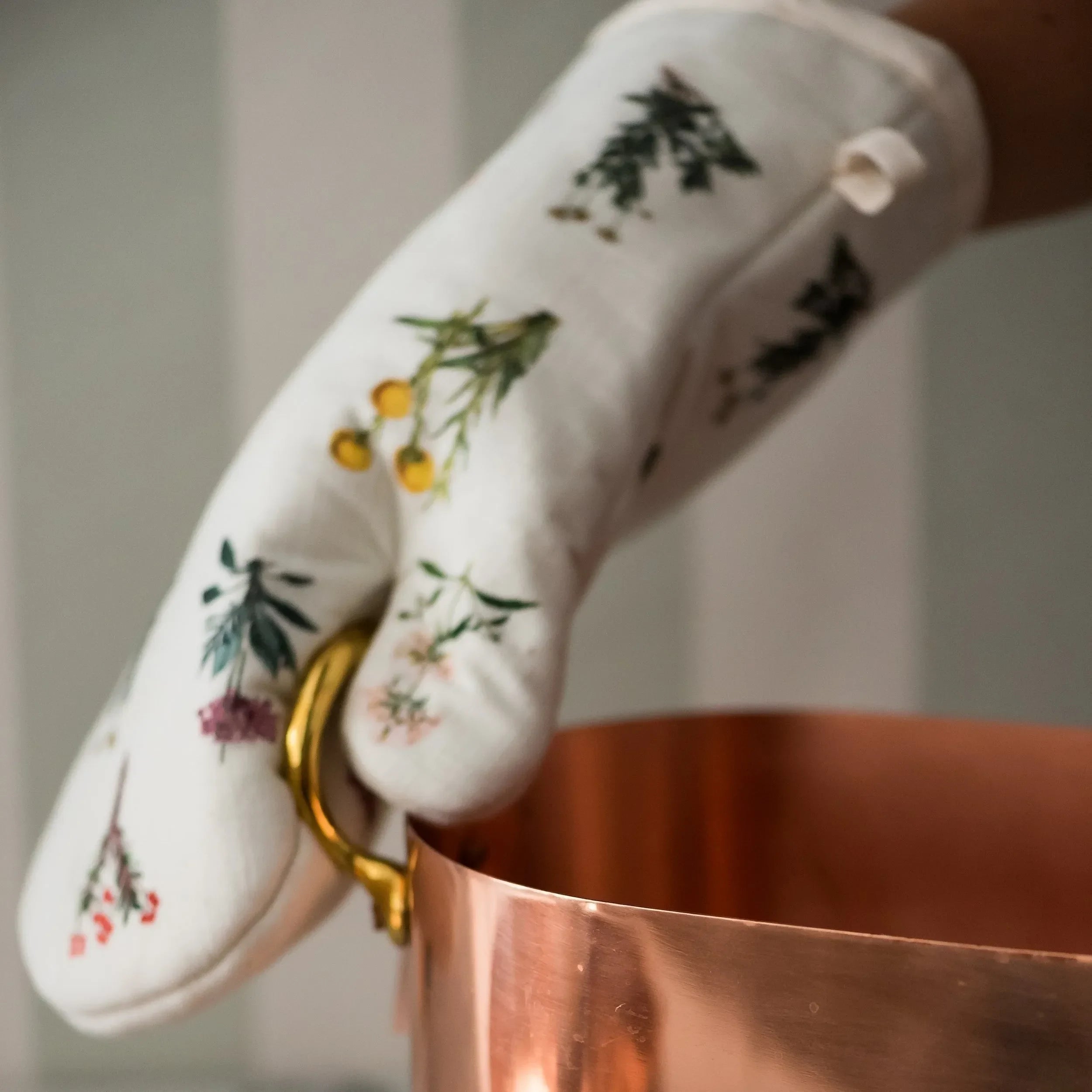 Flora Oven Mitt - The Mayfair Hall