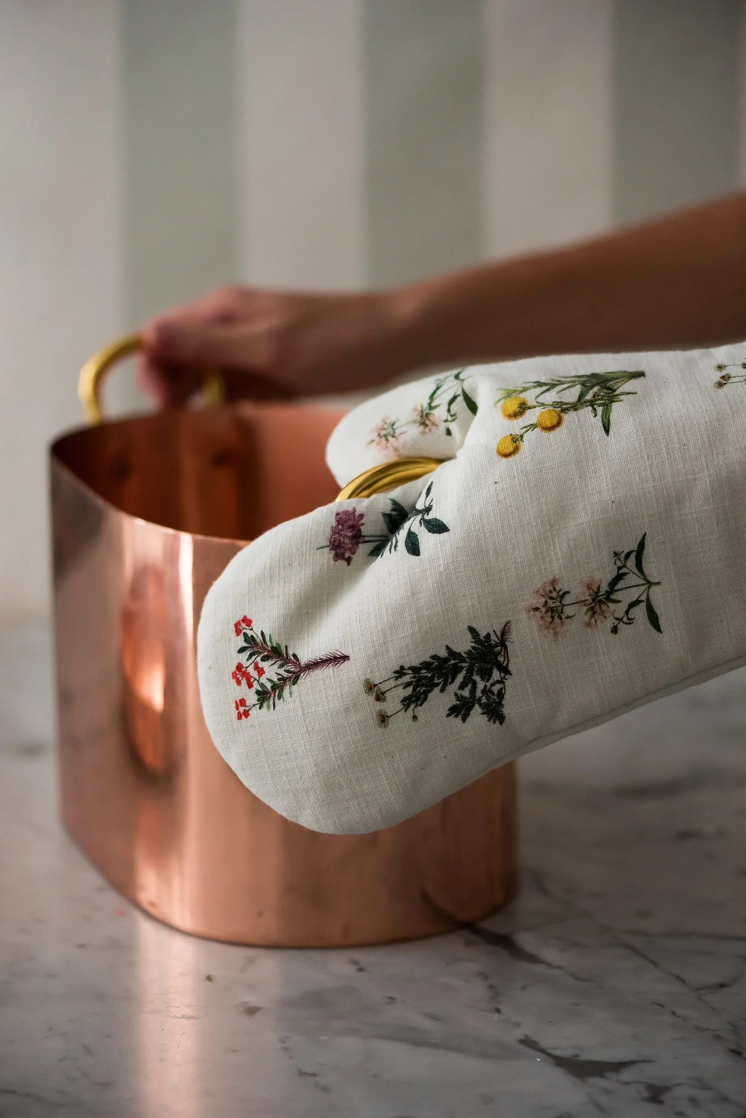 Flora Oven Mitt - The Mayfair Hall