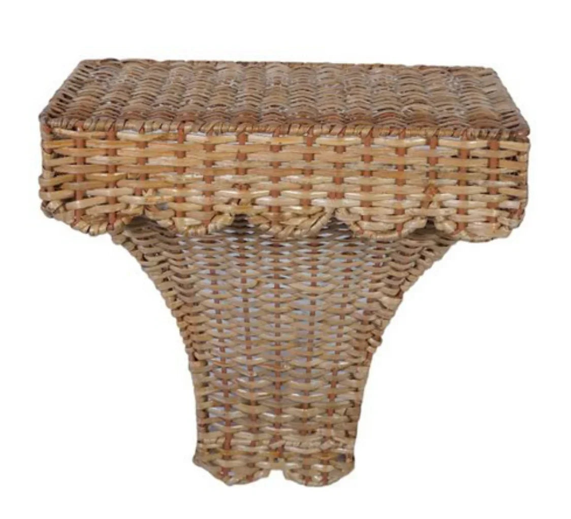 Natural Scalloped Wicker Bracket - The Mayfair Hall