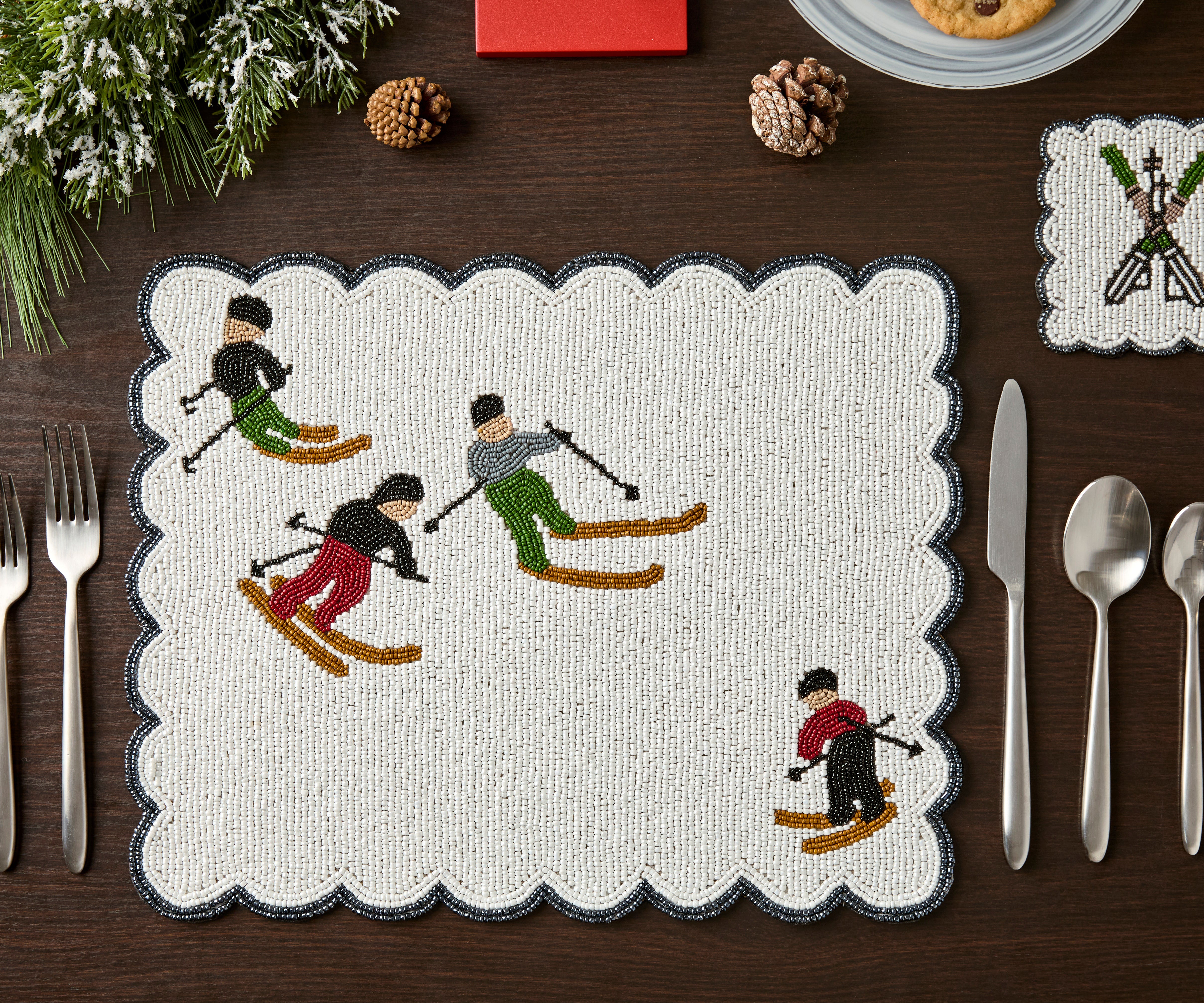 Winter Skier Christmas placemats Set – Snowy Mountain Dining Table Decor – Winter Wonderland Table Setting