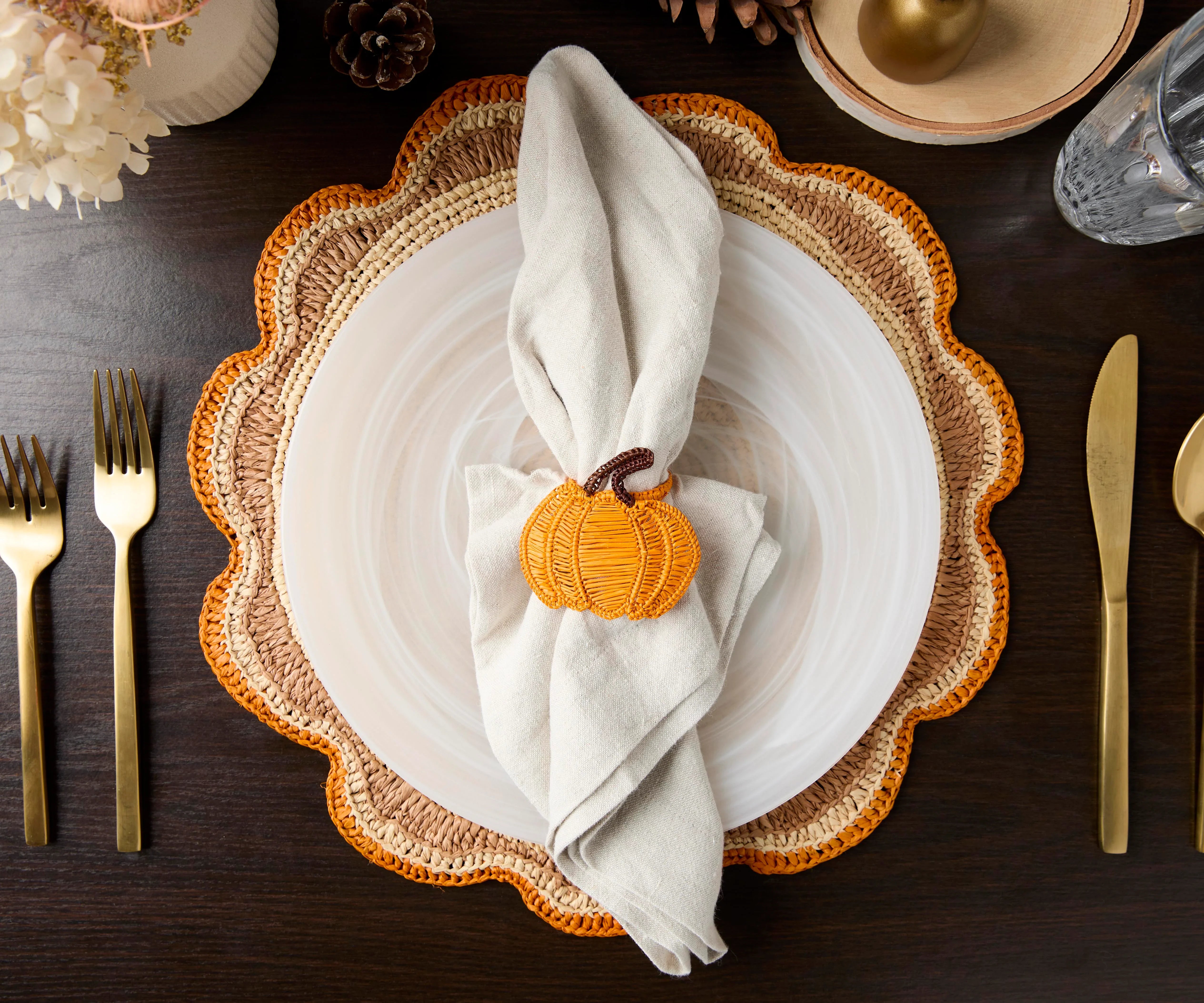 Round Raffia Woven Placemat - Handmade Crochet Style Table Mats for Garden Party Decor, Rustic Natural Fiber Dining Table Accessory - The Mayfair Hall
