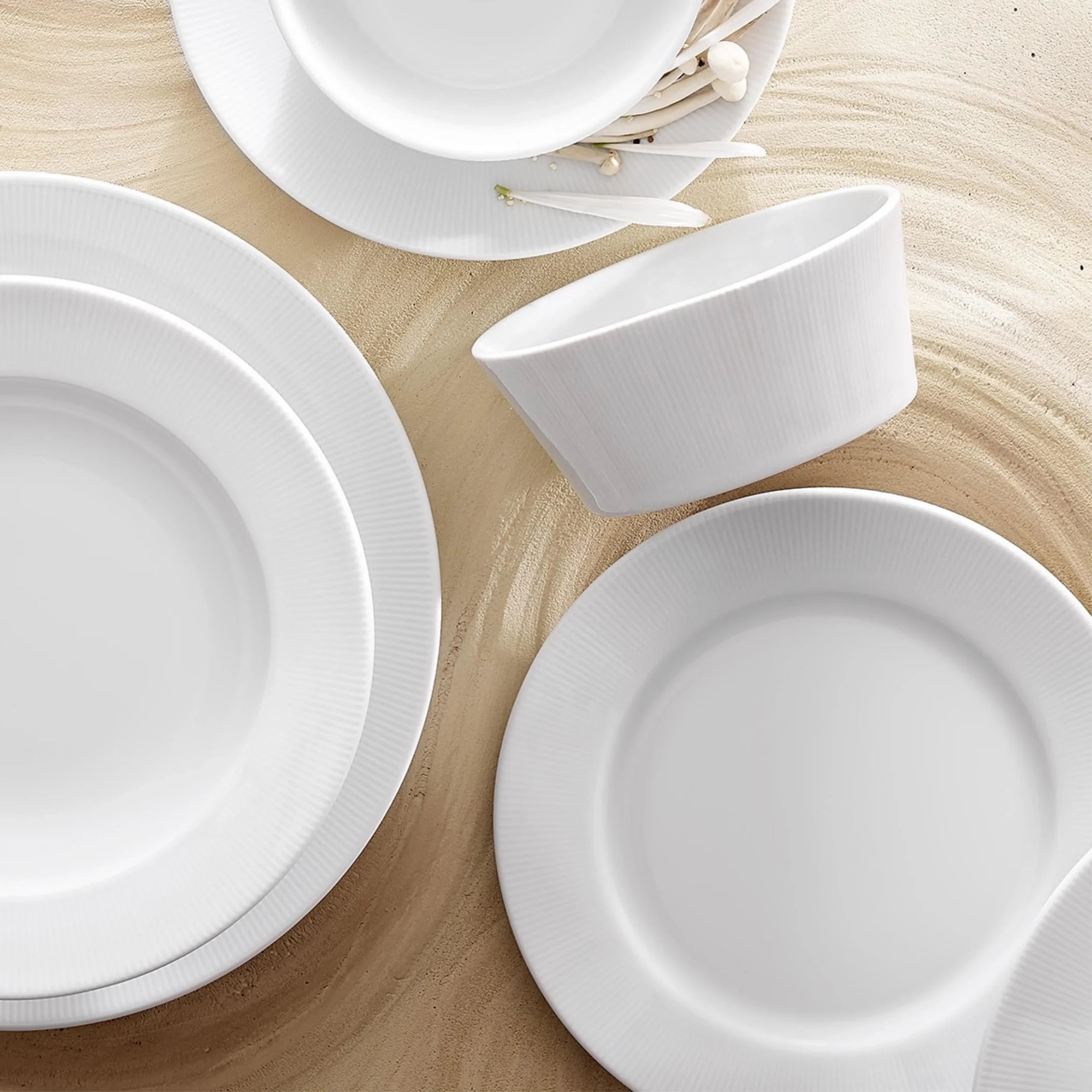 Eventail 11" Rimmed Plate, Set of 4 - The Mayfair Hall