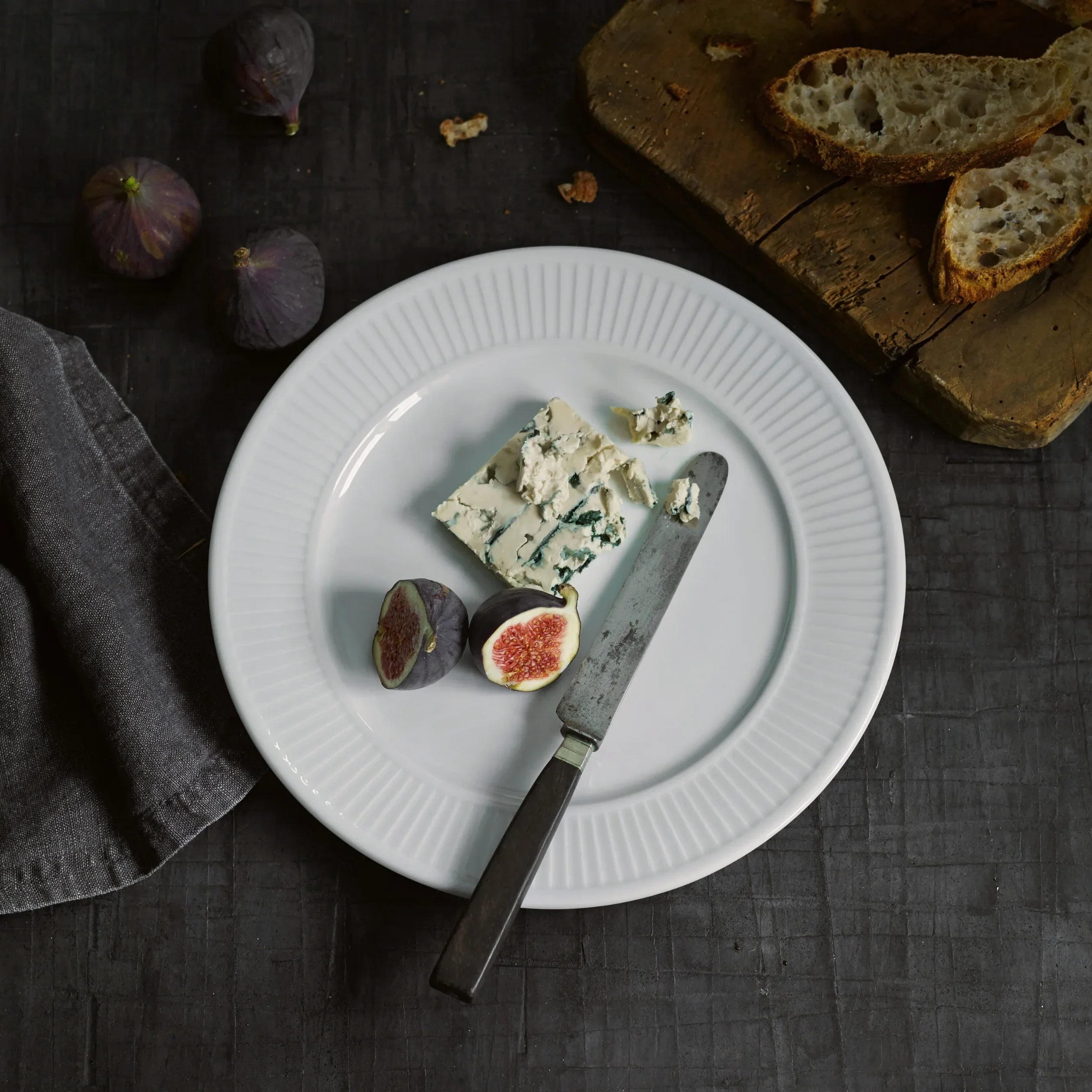 Plisse Plate Sets - The Mayfair Hall