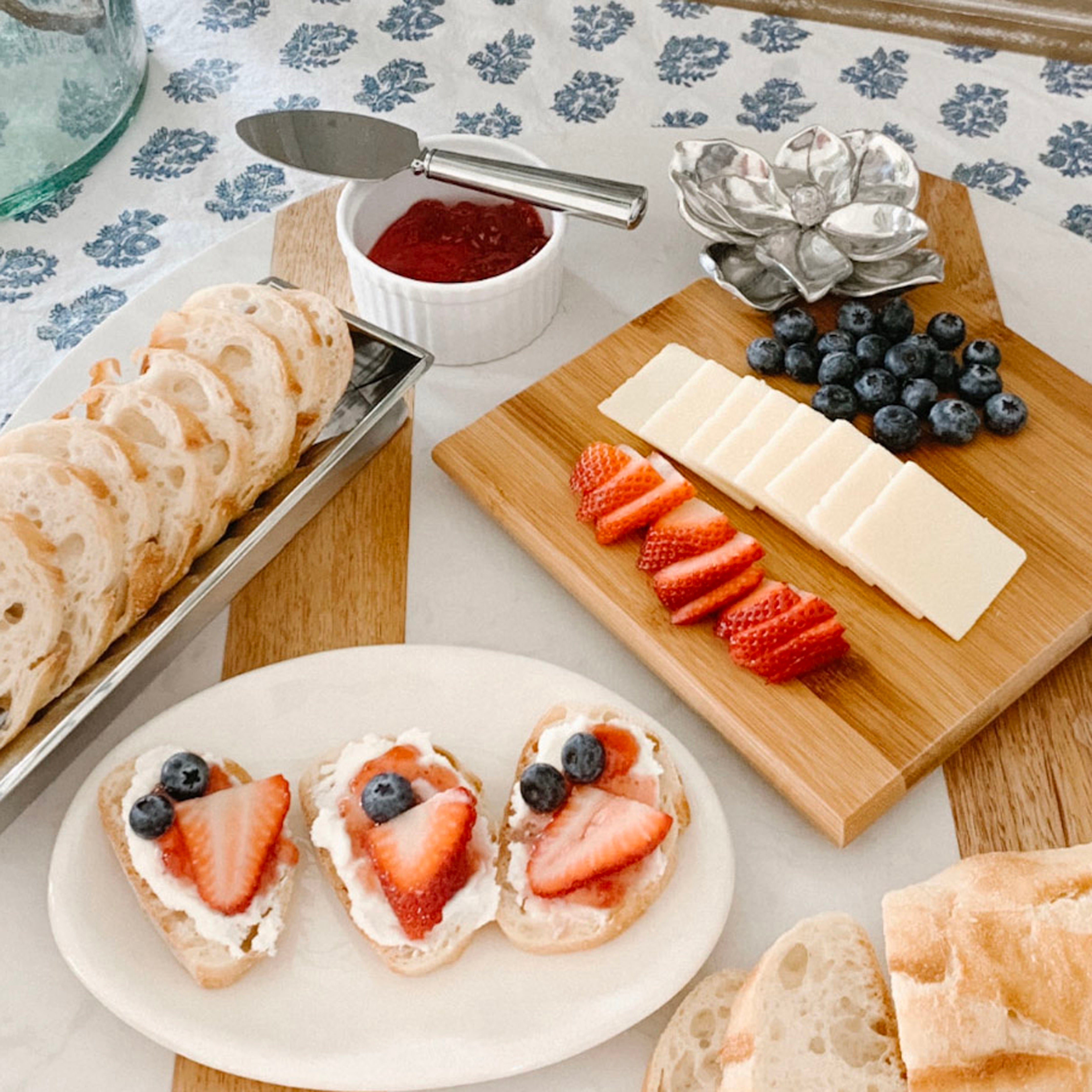 Magnolia Bamboo Cheese Set