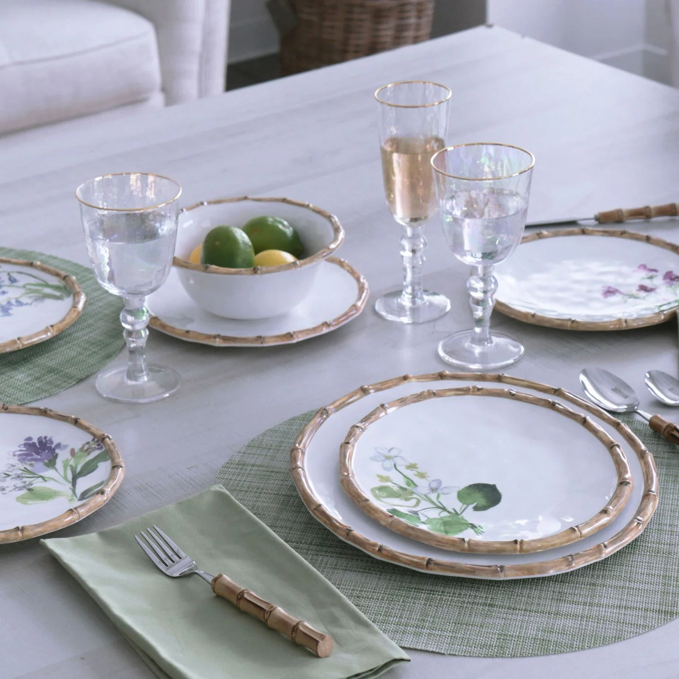 VIDA Bamboo Floral Salad Plates Set of 4 (White and Multi)