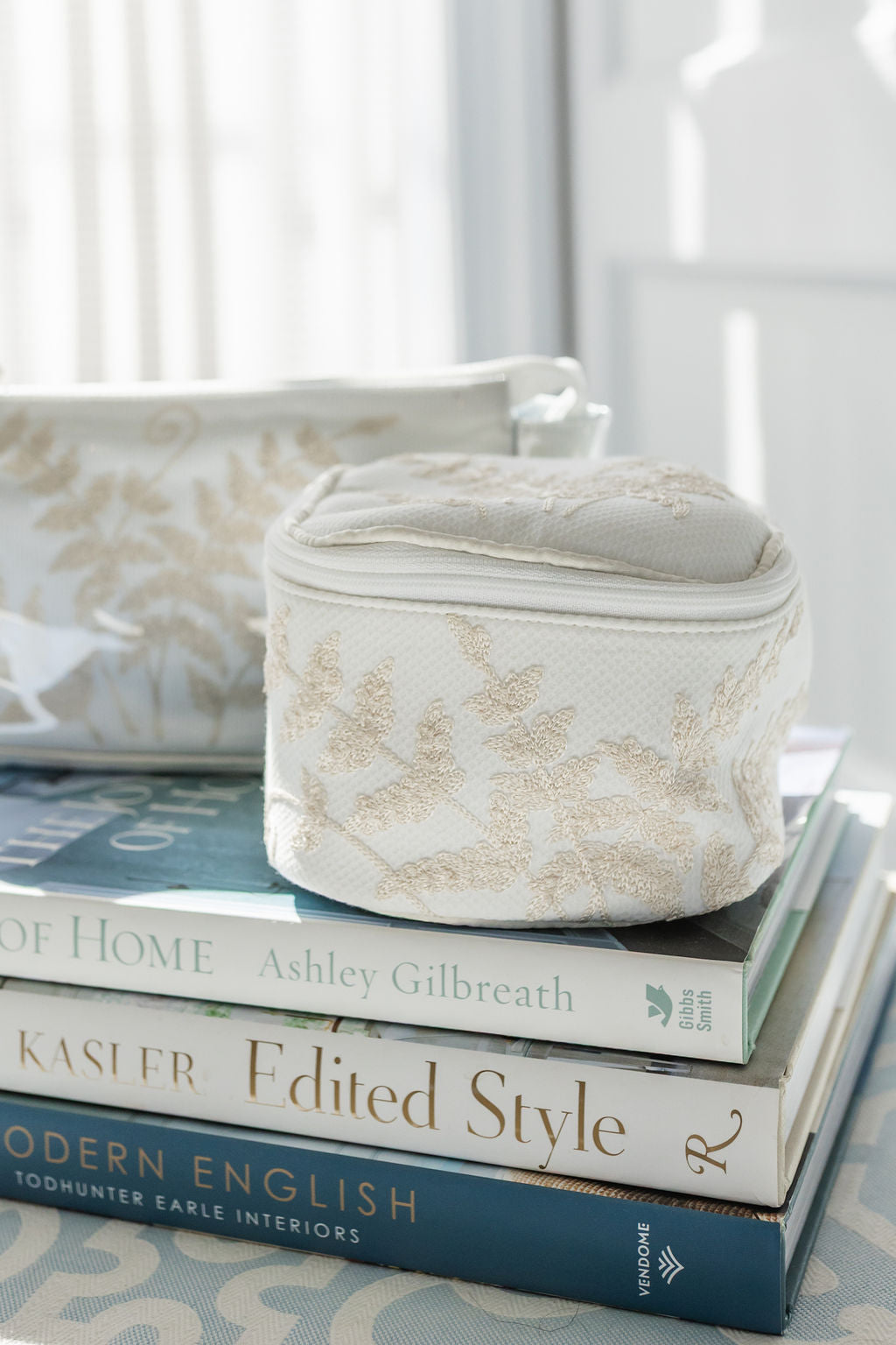 FERN SMALL MAKEUP BAG - IVORY
