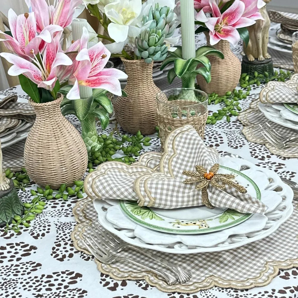 Bettina Napkin in Wheat Gingham with Scalloped Embroidery (Set of 4)