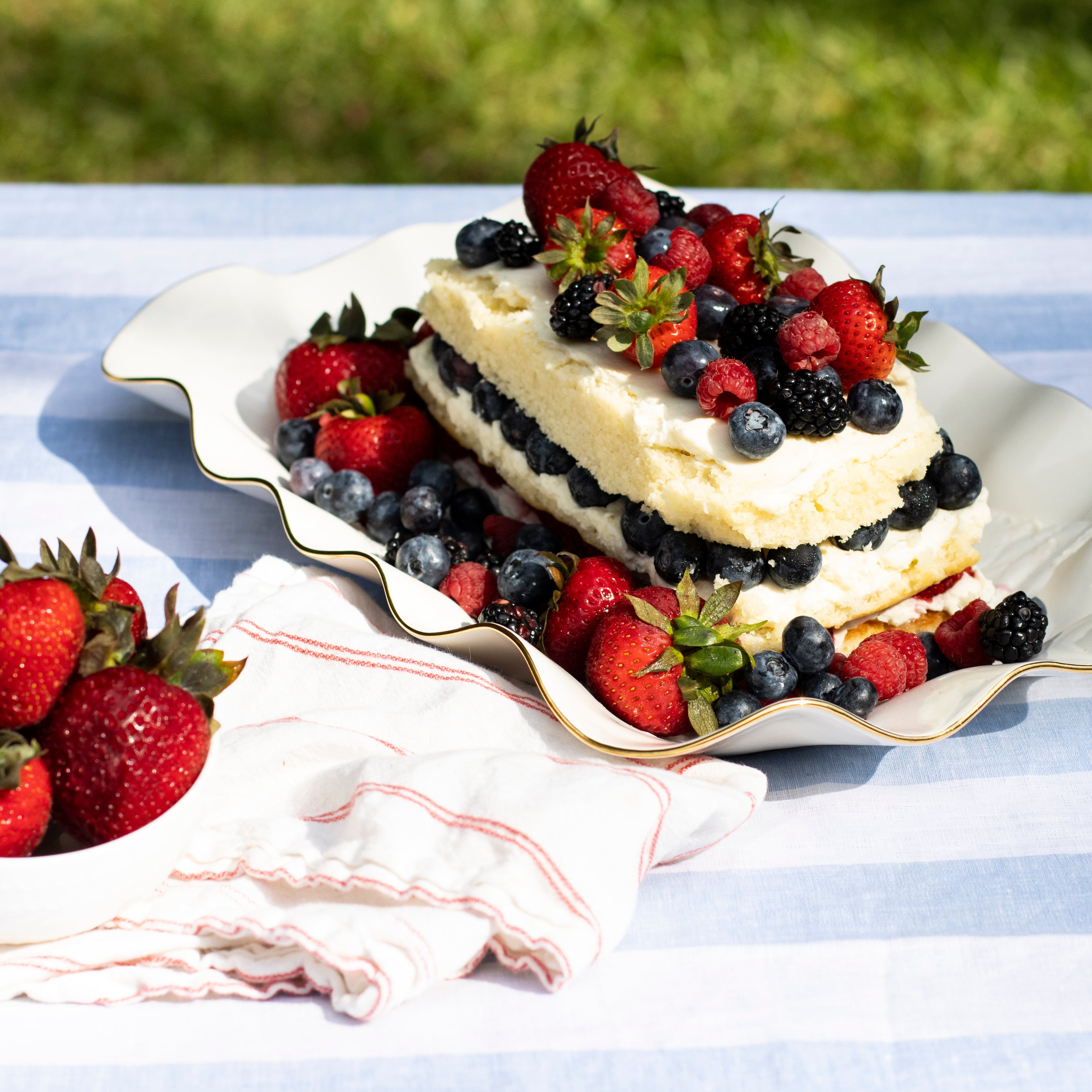Lucinda Wavy Serving Platter