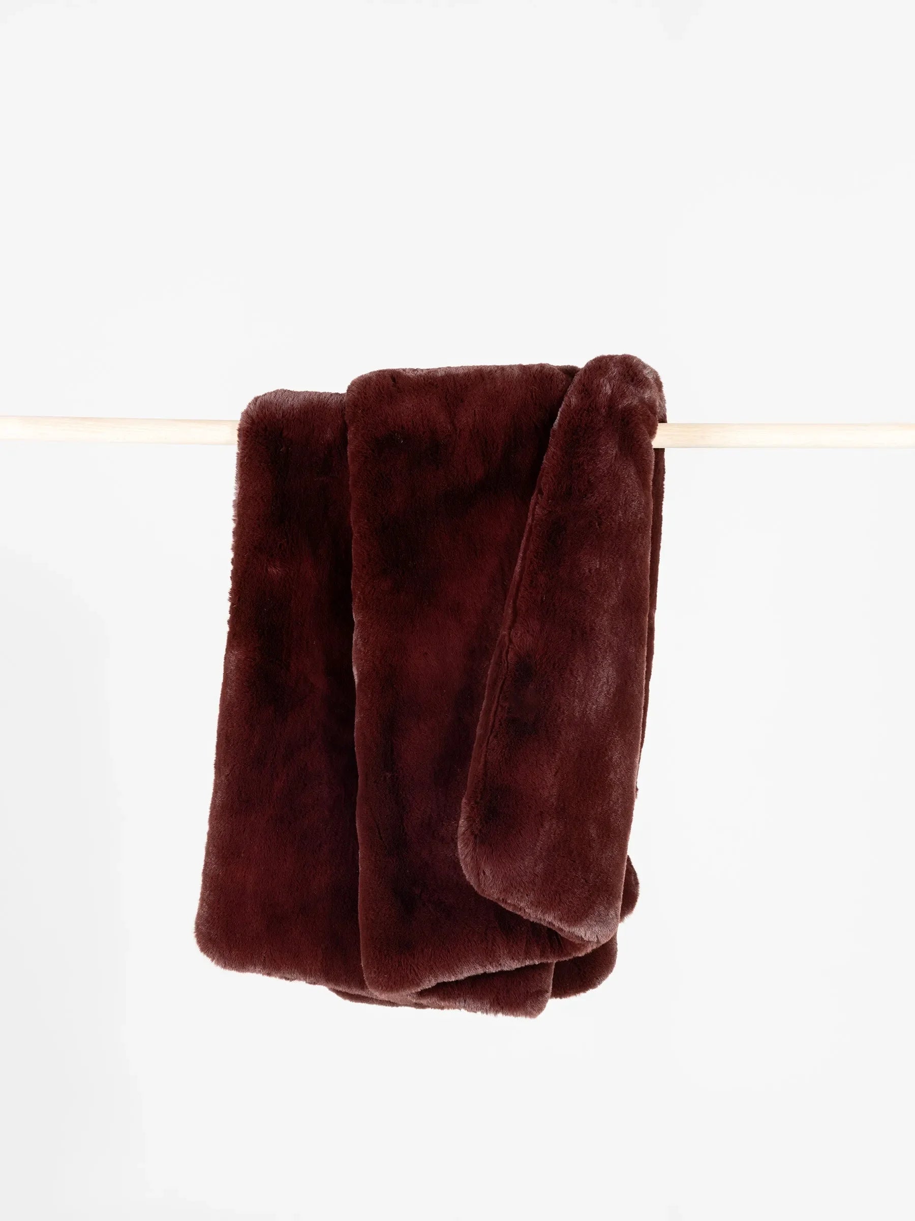 Cuddle Blanket with Faux Fur-like Texture - The Mayfair Hall