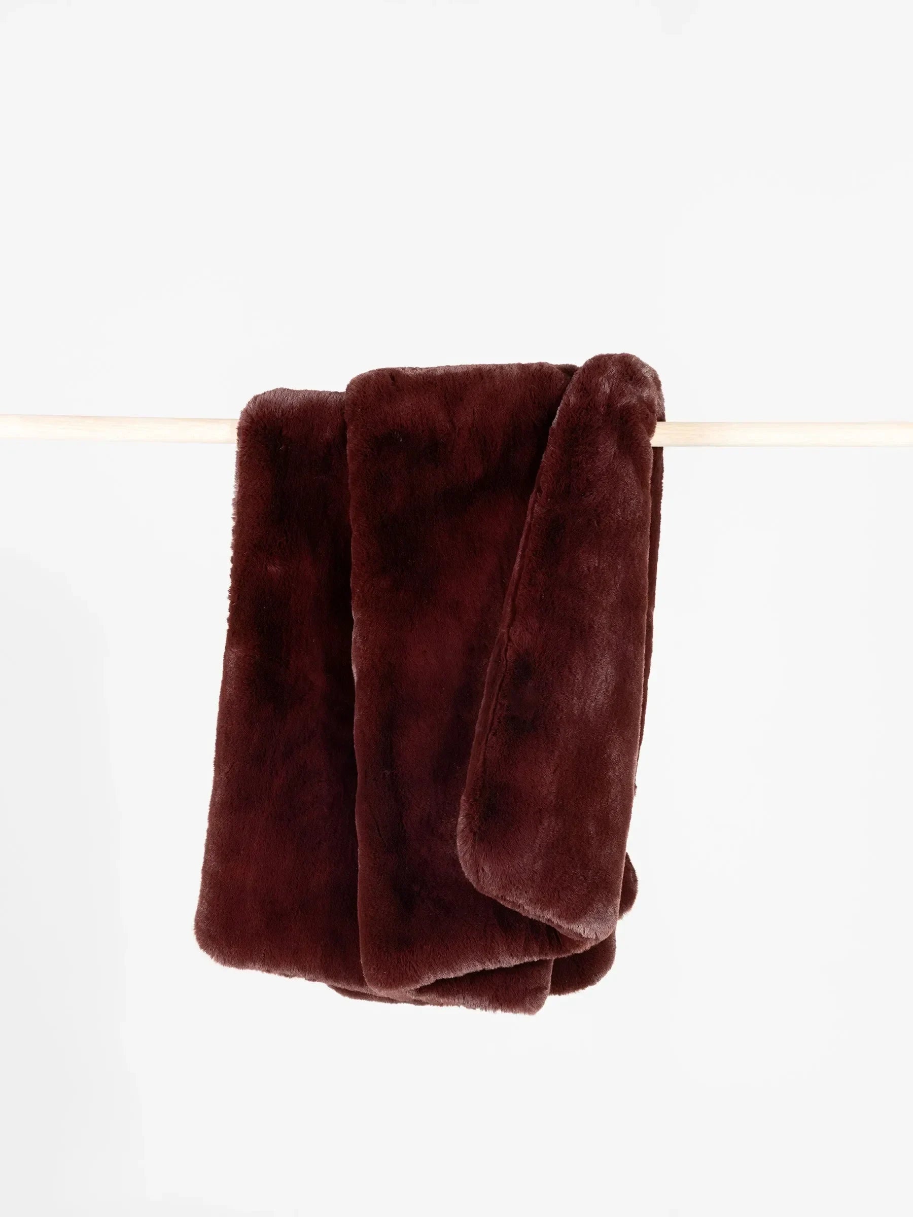 Cuddle Blanket with Faux Fur-like Texture - The Mayfair Hall