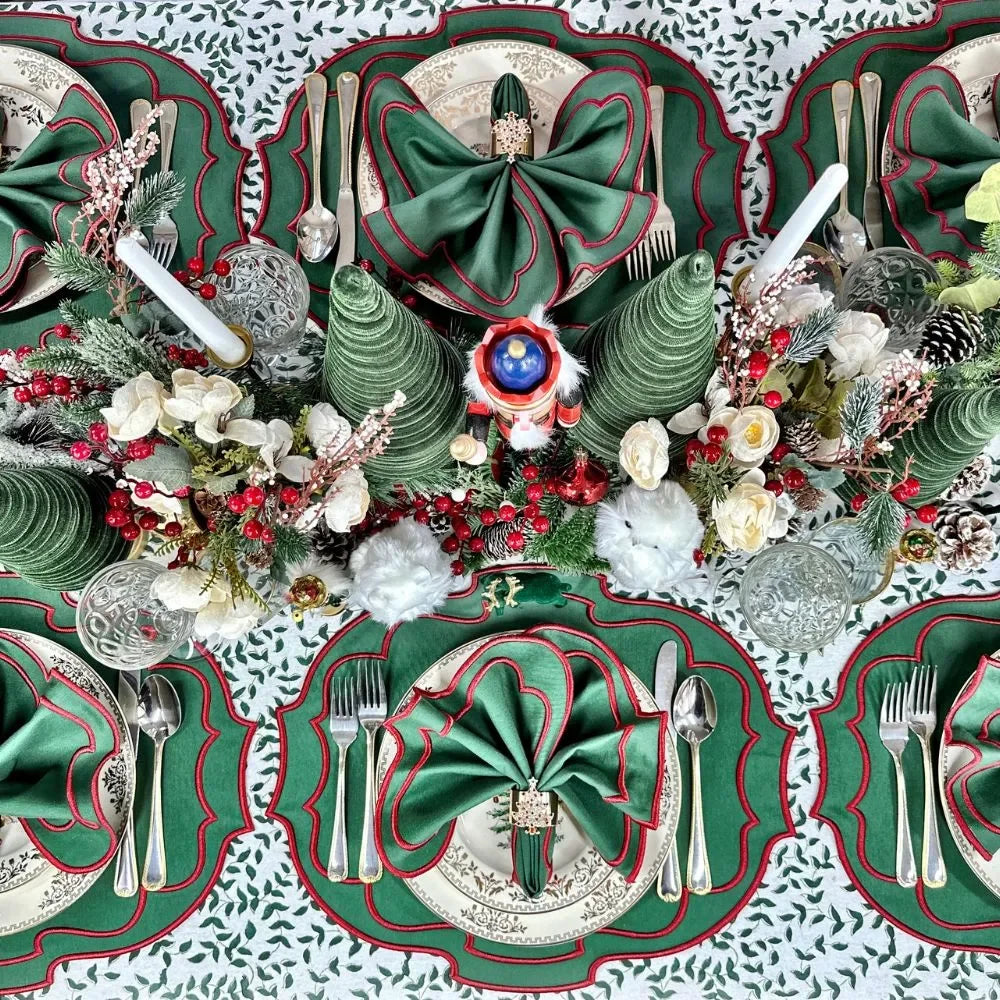 Christmas Belle Napkin (Set of 4) - The Mayfair Hall