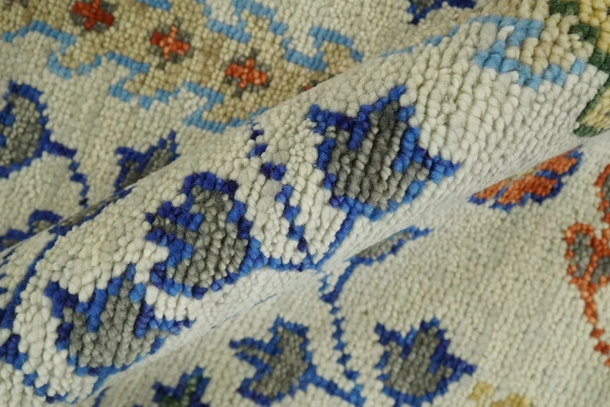 5x8, 6x9, 8x10, 9x12, 10x14 and 12x15 Hand Knotted Ivory and Charcoal Traditional Persian Vintage Heriz Serapi Wool Rug | TRDCP682 - The Rug Decor