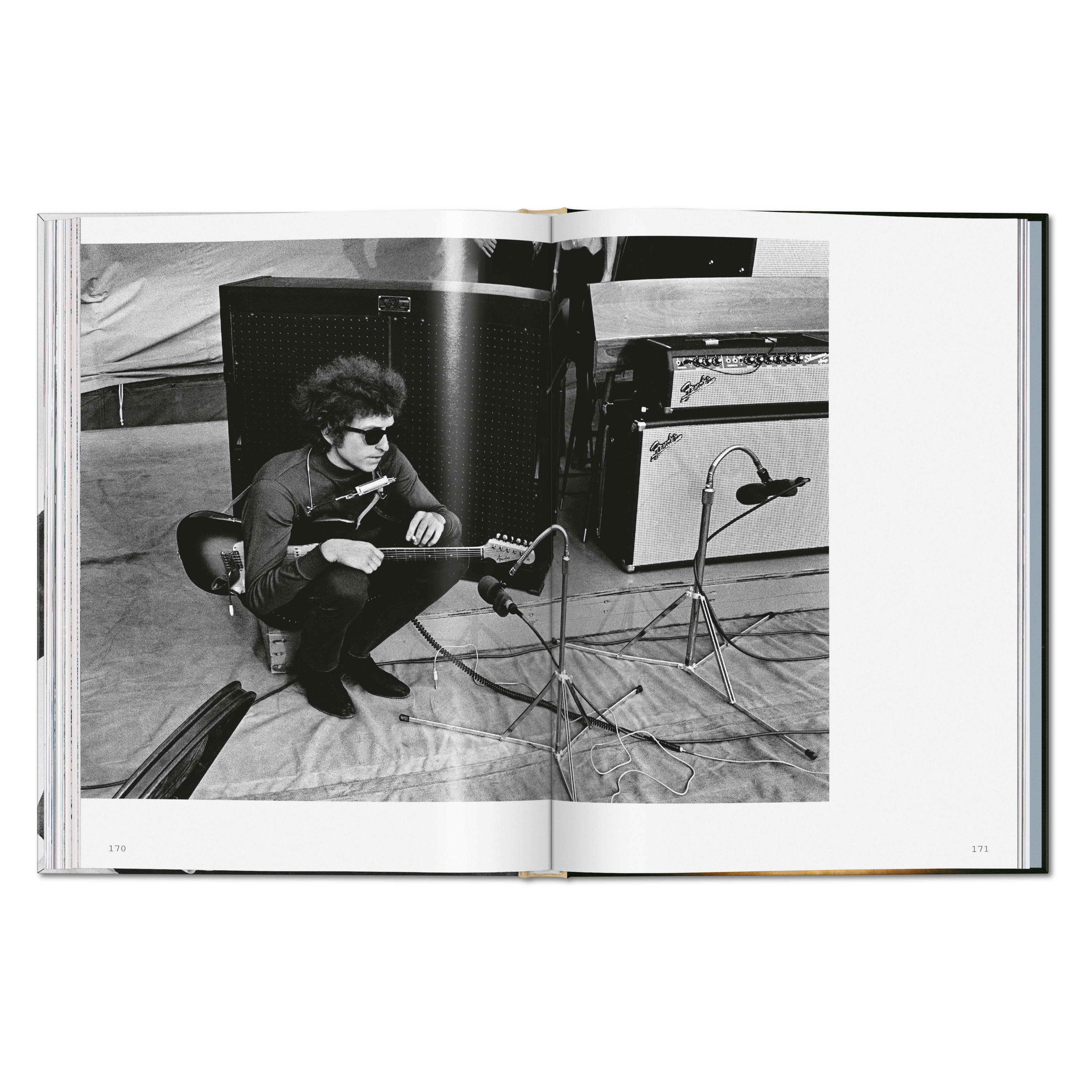 Daniel Kramer. Bob Dylan. A Year and a Day (English)