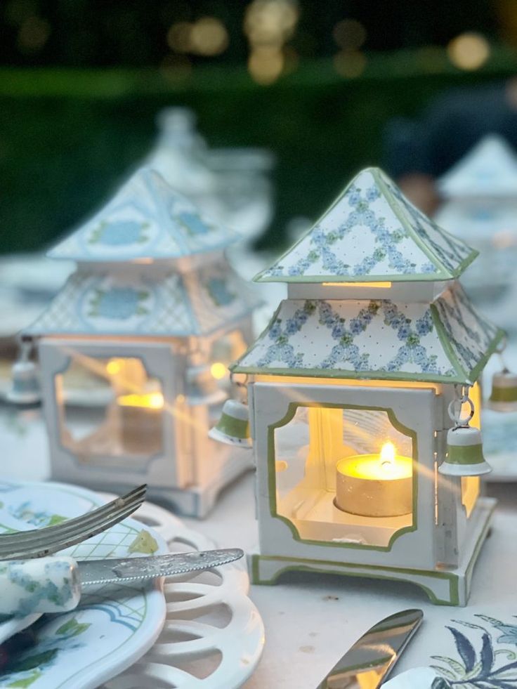 Soft Green Hydrangea Trellis Pagoda Lantern