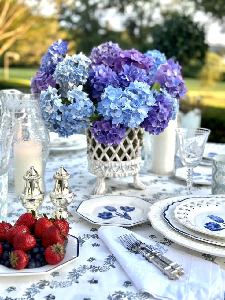 Ivory & Gold Lattice Footed Planter