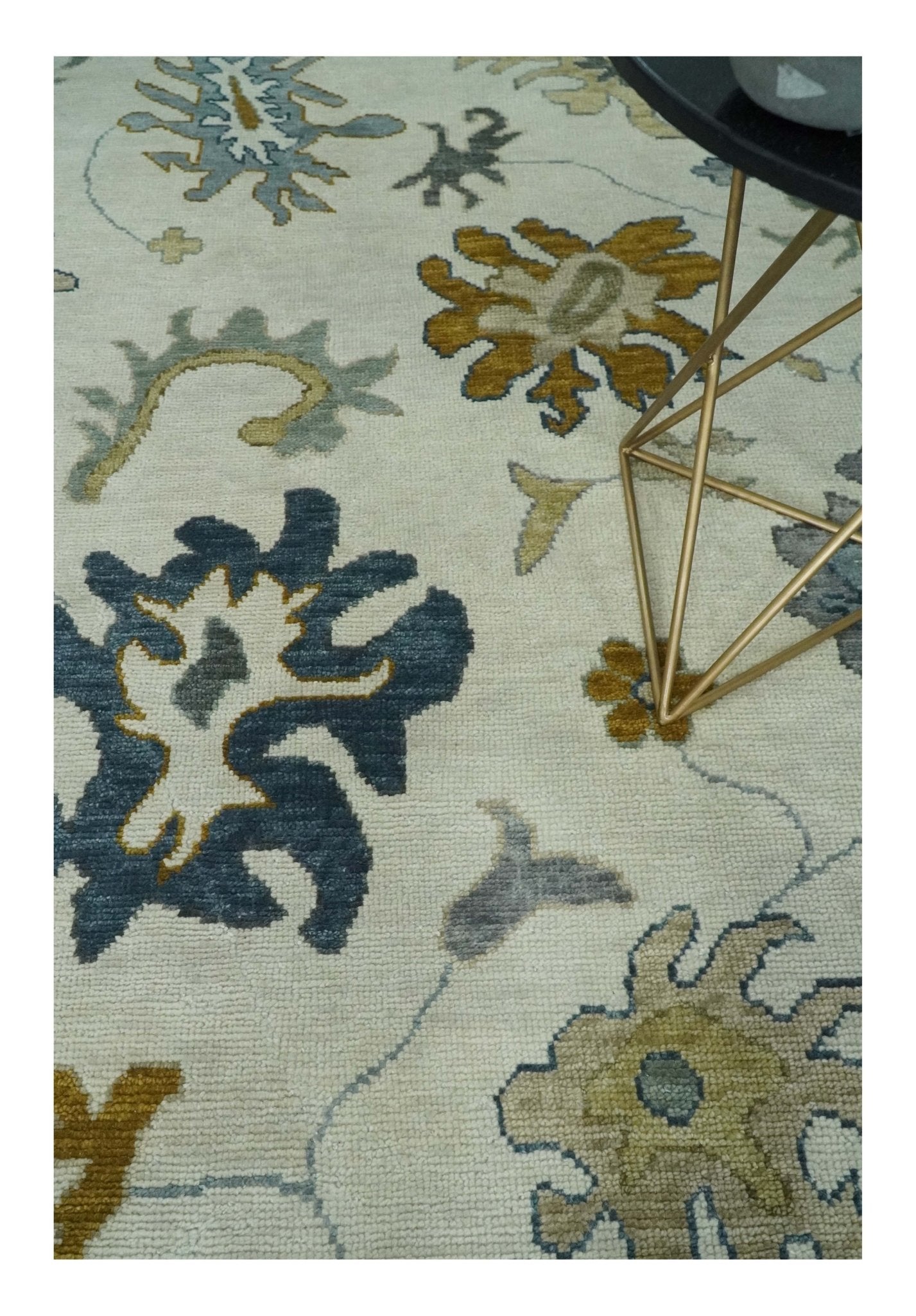 6x9, 8x10, 9x12, 10x14 and 12x15 Wool Traditional Persian Ivory and Silver Hand knotted Oushak Area Rug | TRDCP1177 - The Rug Decor