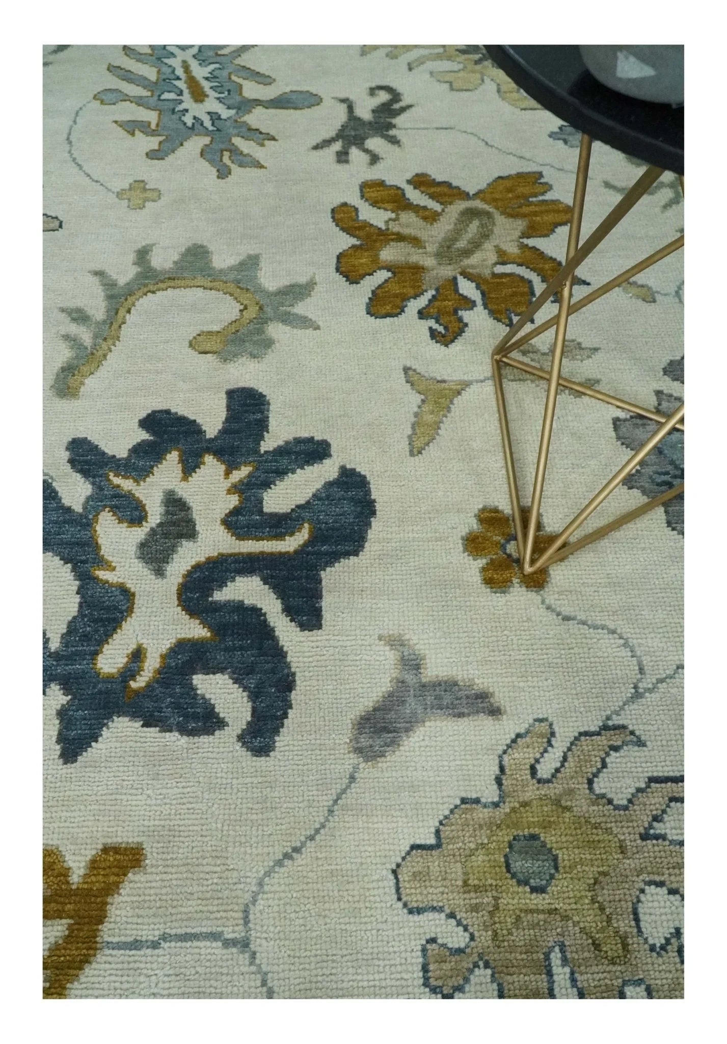 6x9, 8x10, 9x12, 10x14 and 12x15 Wool Traditional Persian Ivory and Silver Hand knotted Oushak Area Rug | TRDCP1177 - The Rug Decor