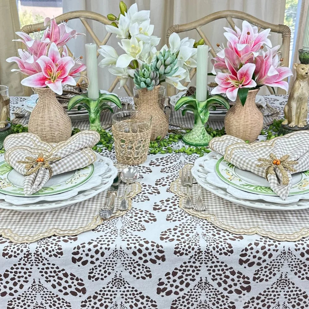 Bettina Napkin in Wheat Gingham with Scalloped Embroidery (Set of 4)