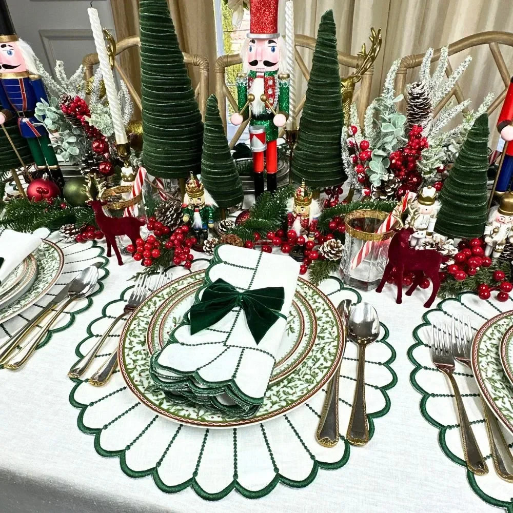 Studio Collection: Pippa Napkin - White/Dark Green (Set of 4) - The Mayfair Hall