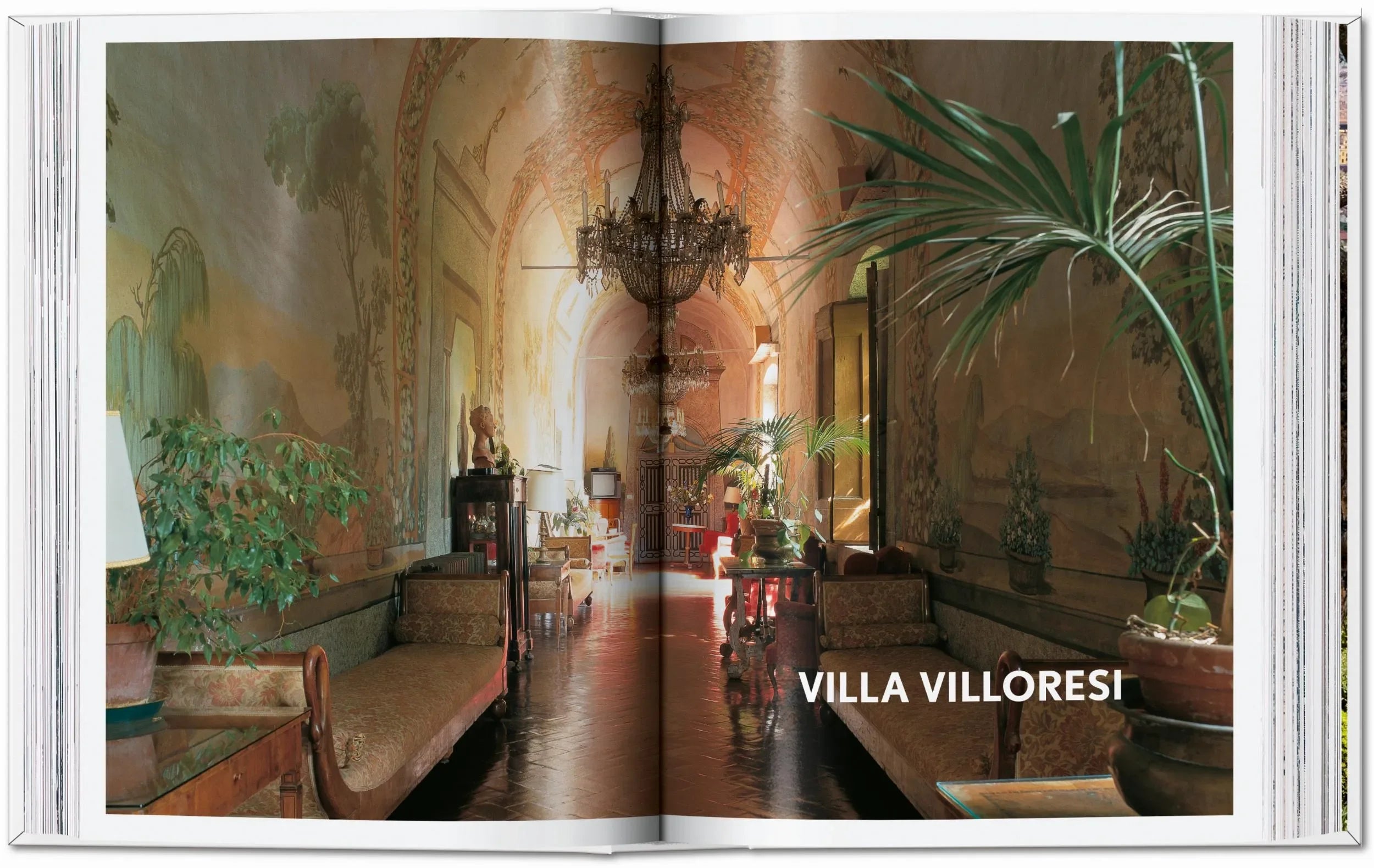 Living in Tuscany. 40th Ed. (German, French, English) - The Mayfair Hall