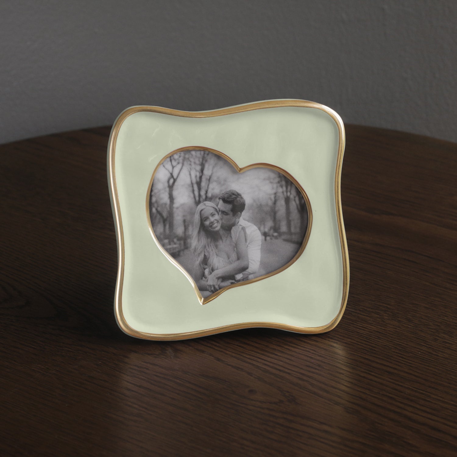 FRAME Encanto Curved Heart 5 x 5 (Pistachio)
