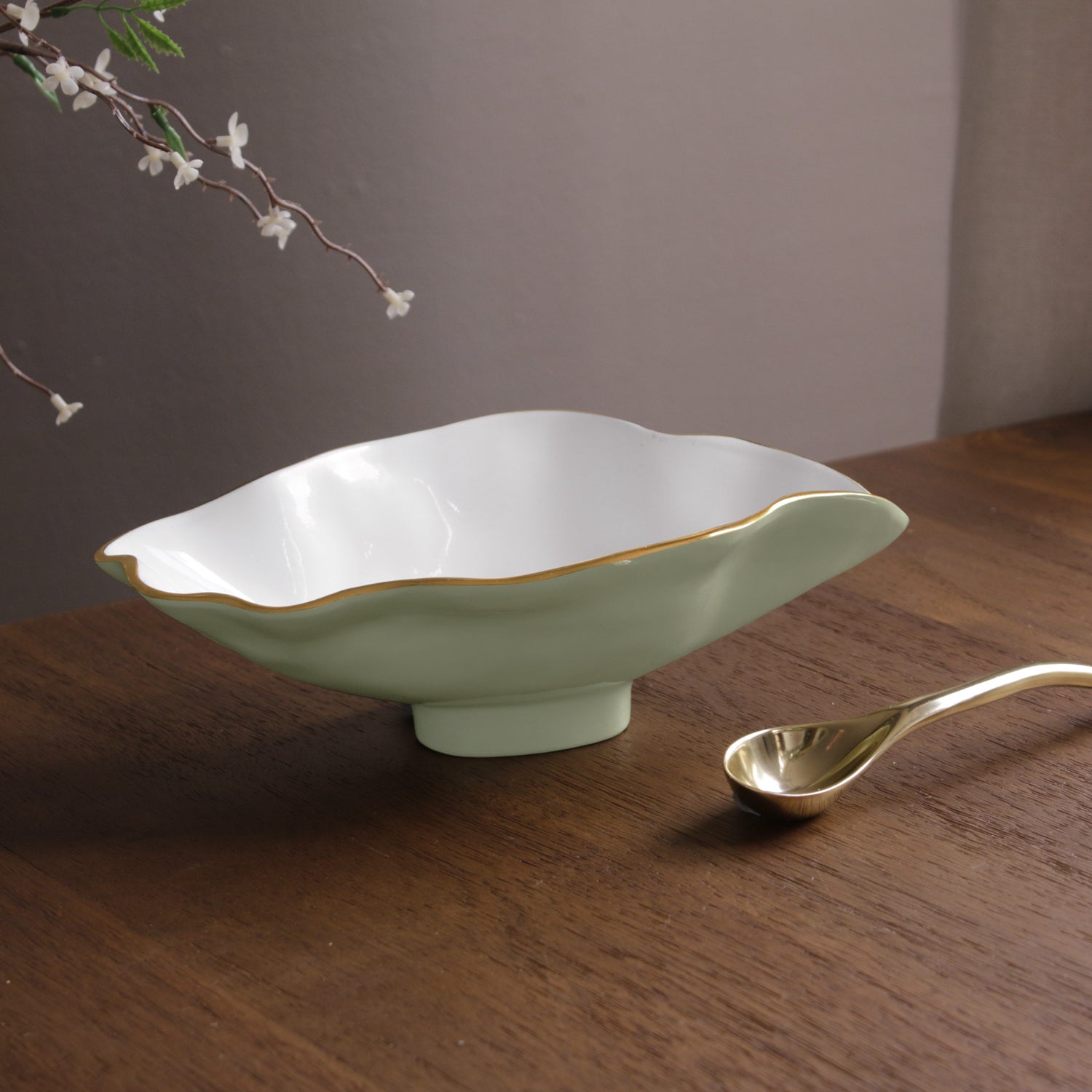 ENCANTO Claire Small Oval Bowl with Spoon (Pistachio, White and Gold)