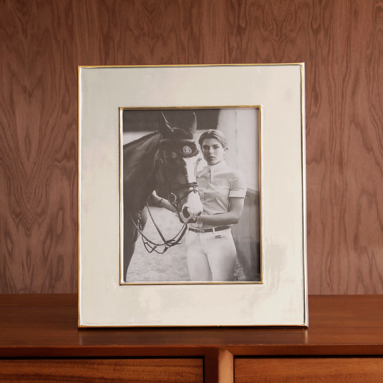 FRAME Encanto Jason 8 x 10 Cream