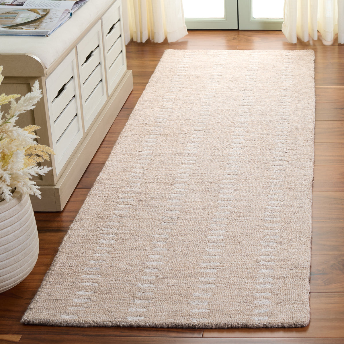 Abstract Modern Hand Tufted Area Rug in Beige and Ivory