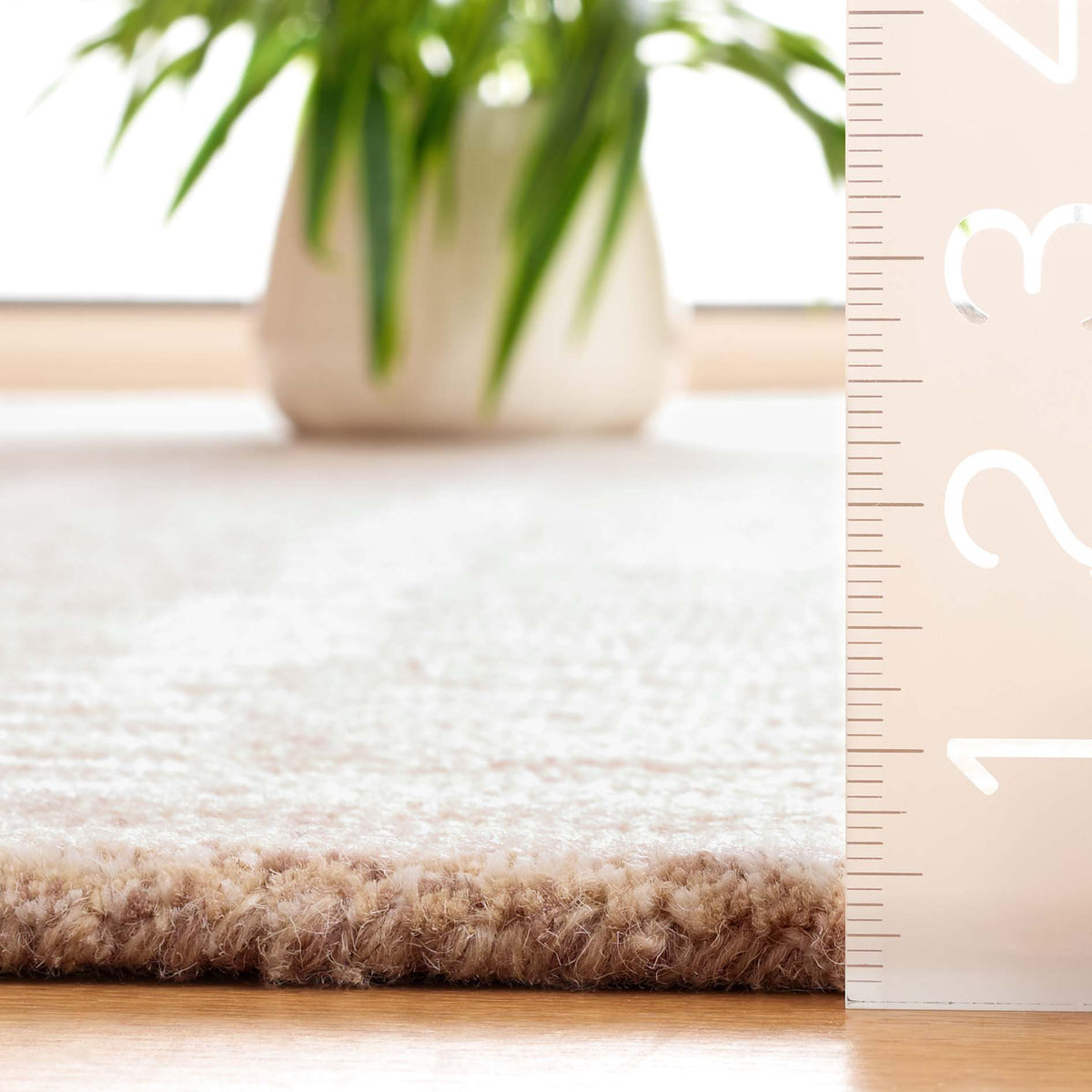Abstract Modern Hand Tufted Area Rug in Beige and Ivory