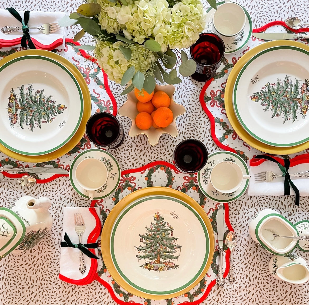 Linen Scalloped Square | Lily White with Rosebud Red