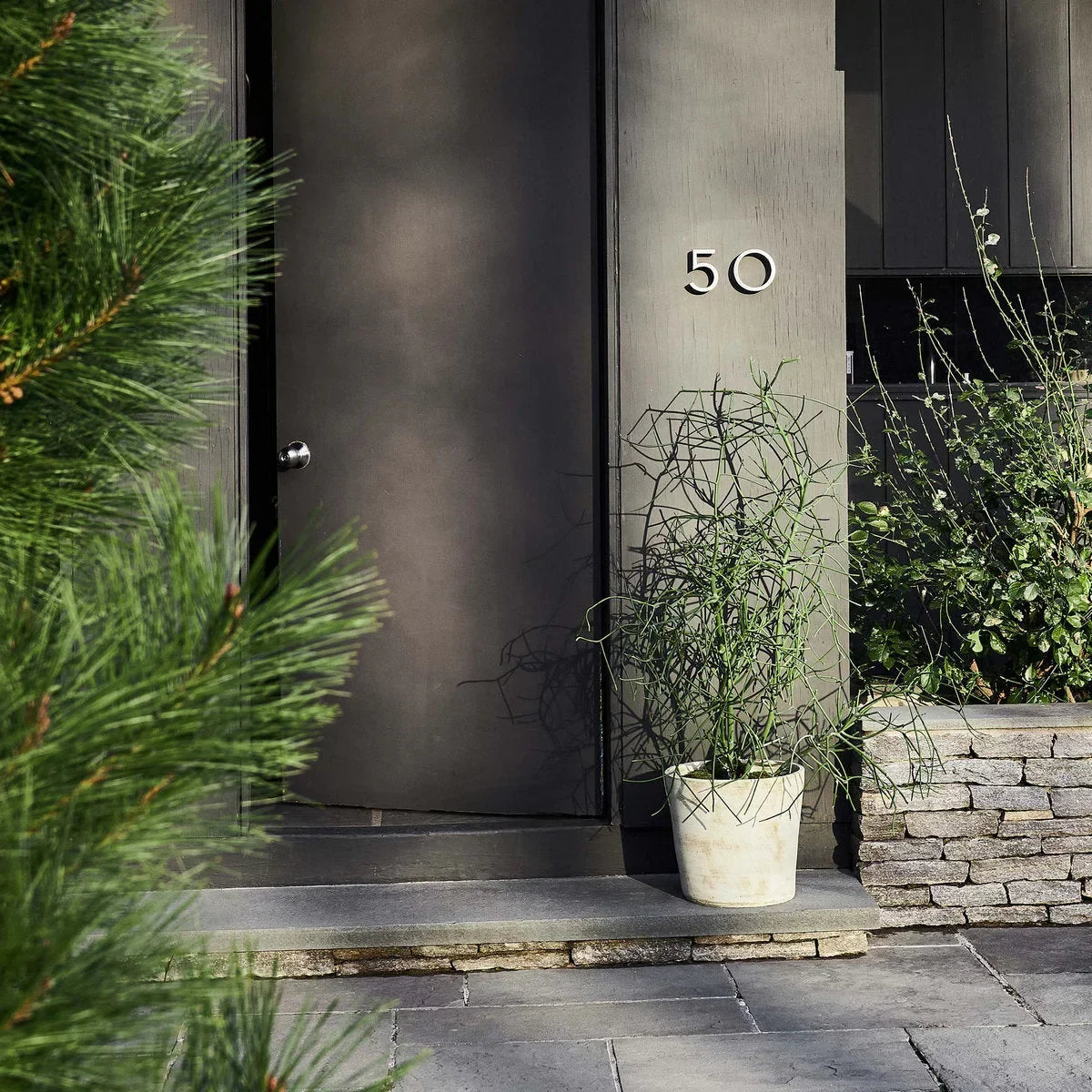Basic Planter, White Patina - The Mayfair Hall
