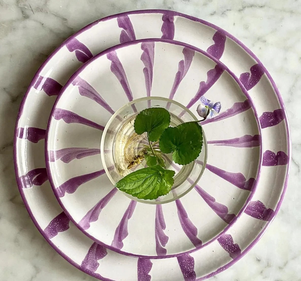 Dinner plate with candy cane stripes - The Mayfair Hall