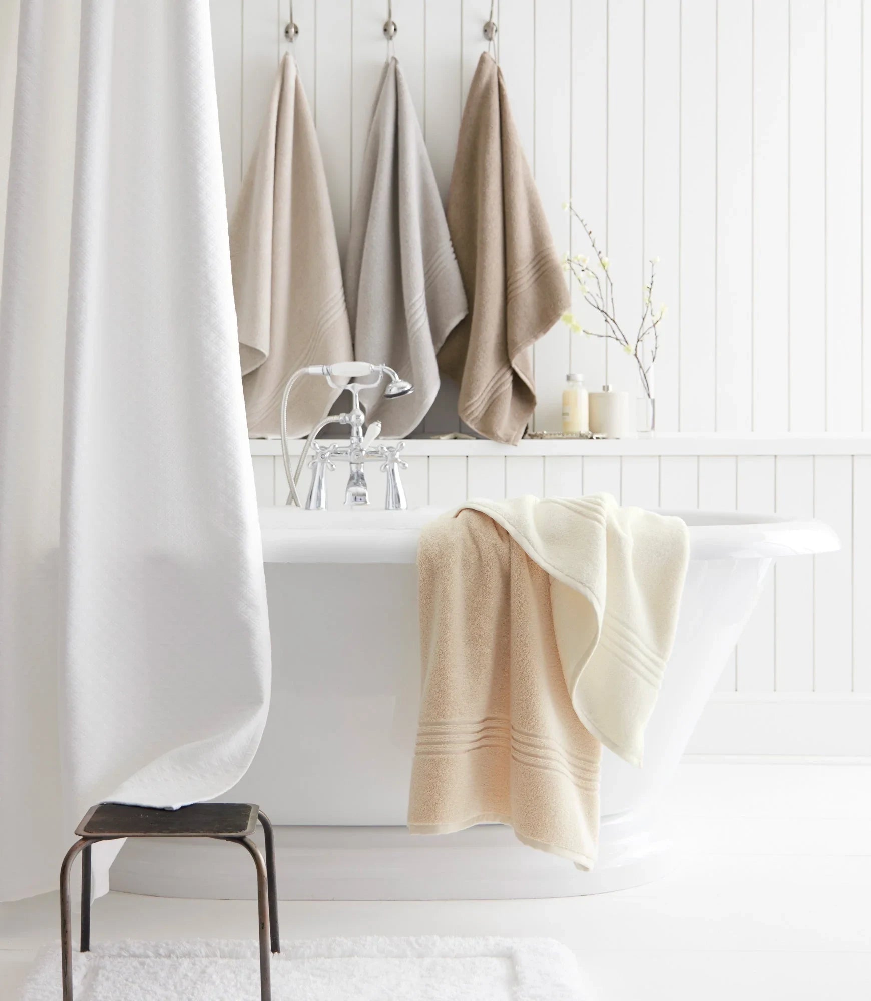 Chelsea Cotton Bath Towel With a Wide-ribbed Dobby