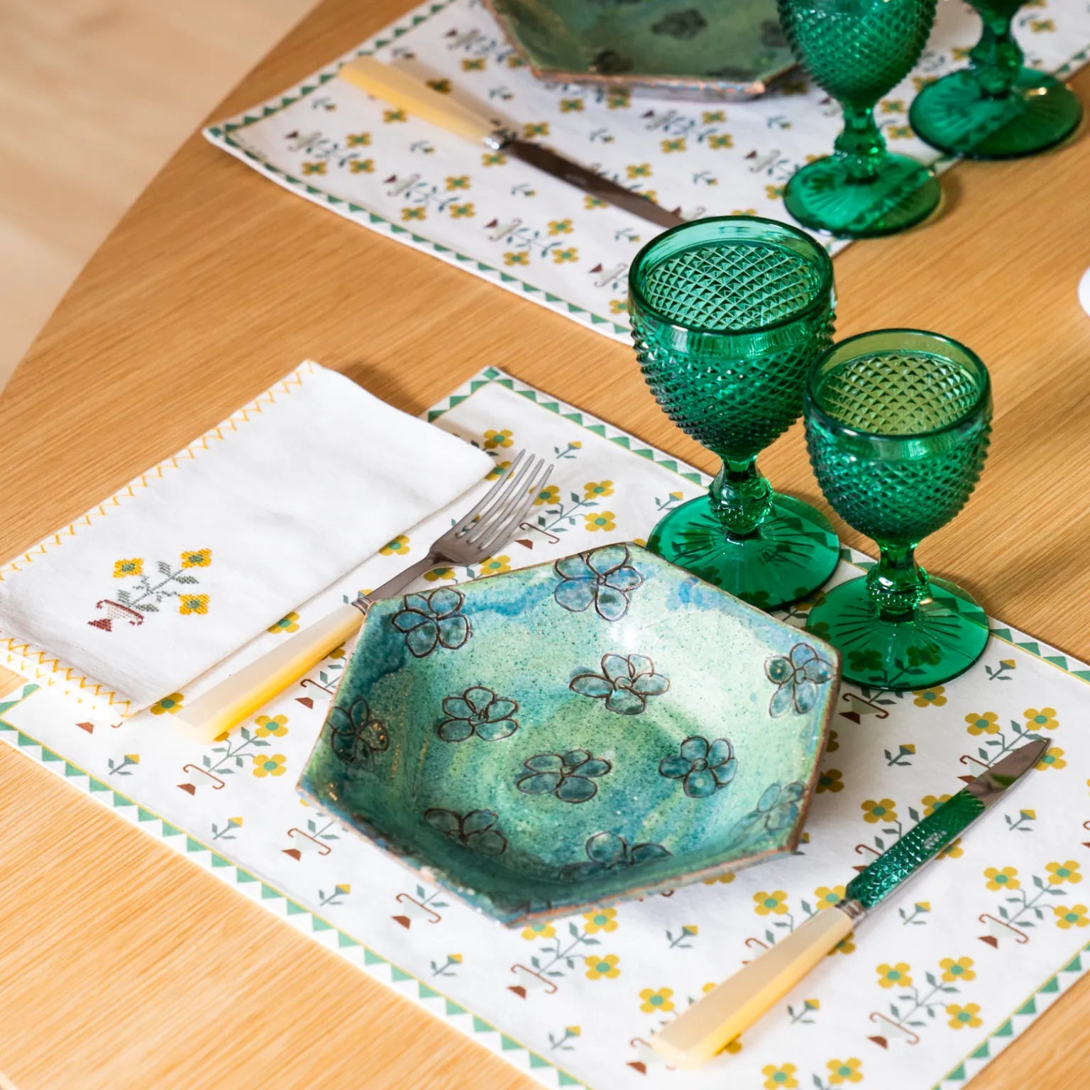 Daisy Hexagon Dessert Plate