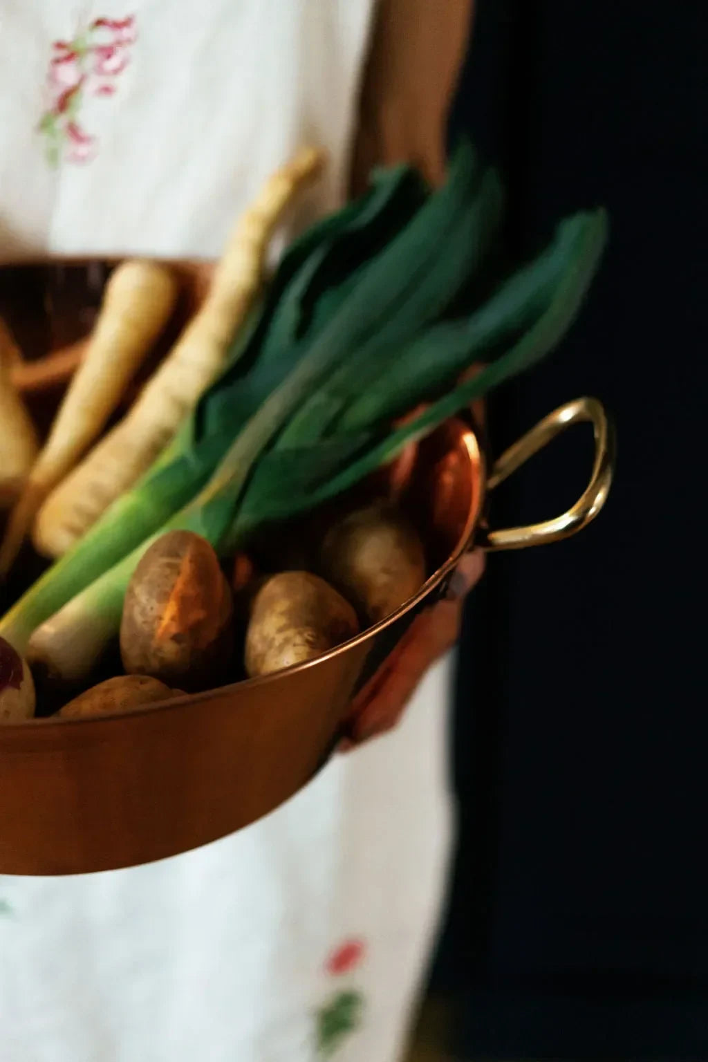 Large Copper English Tub - The Mayfair Hall