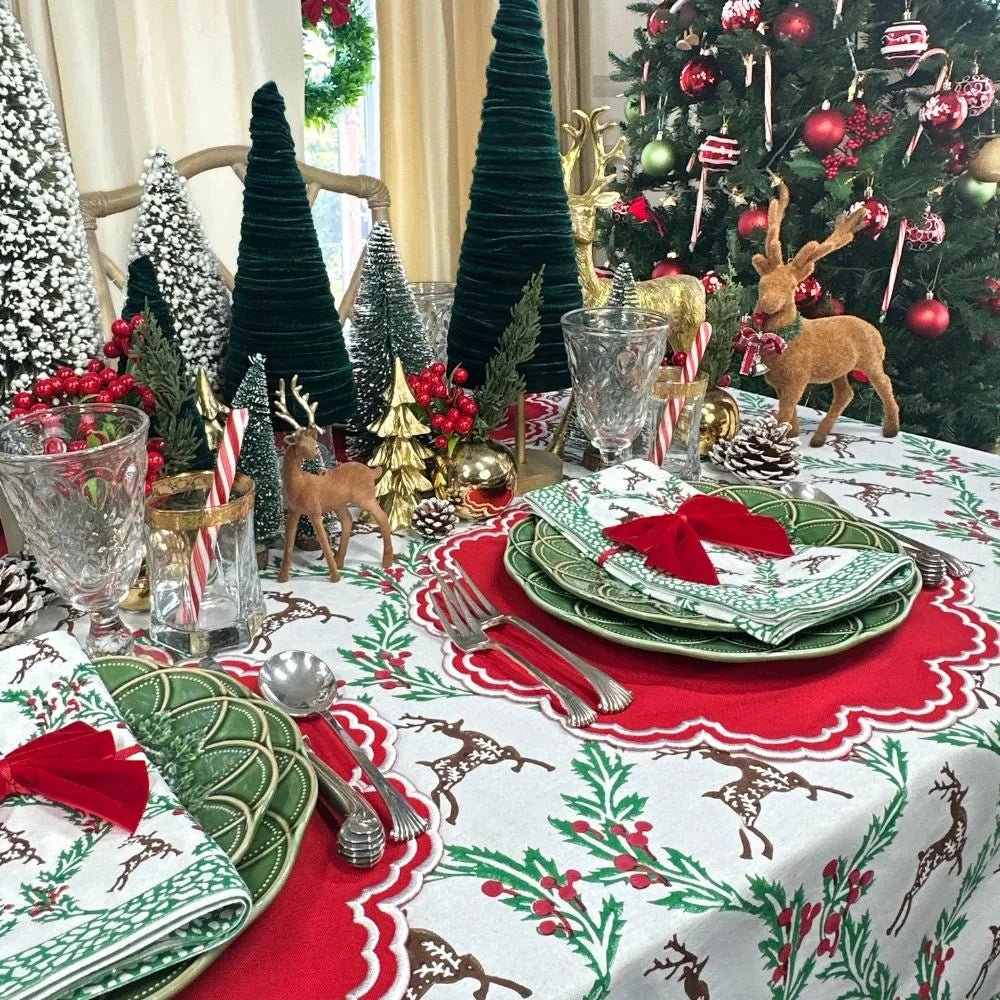 Bettina Red and White Scalloped Embroidered Linen Placemat (Set of 4)