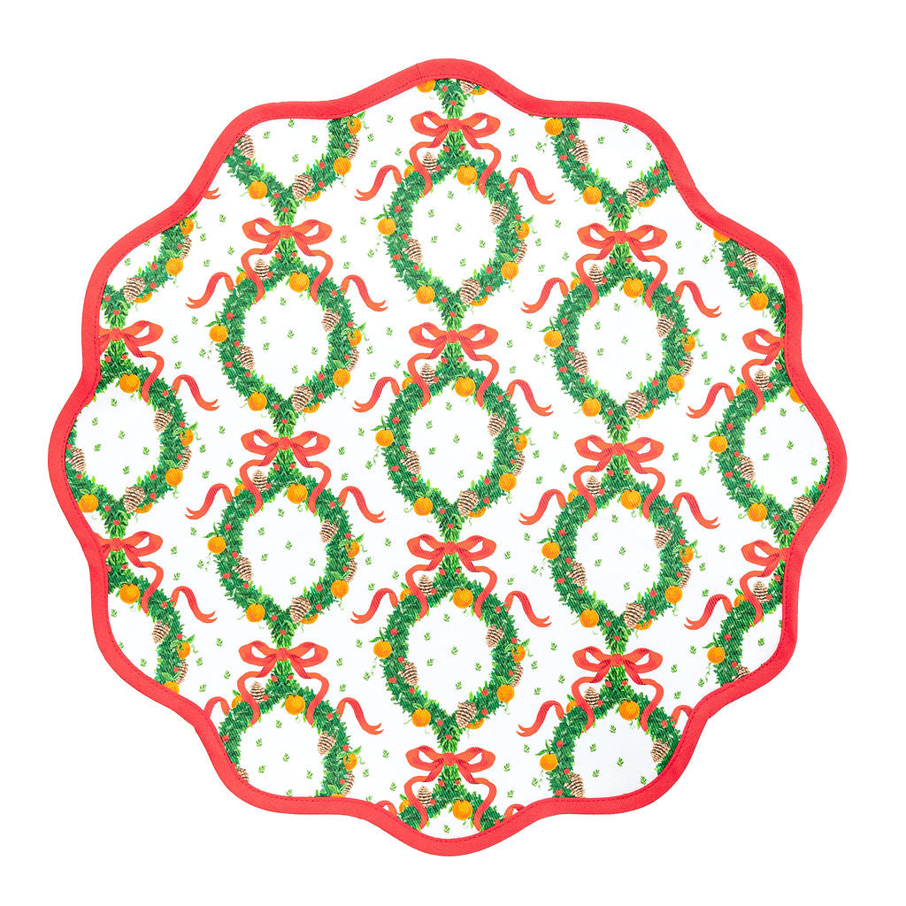 Round Scalloped Placemat | Holiday Wreath - Rosebud Red