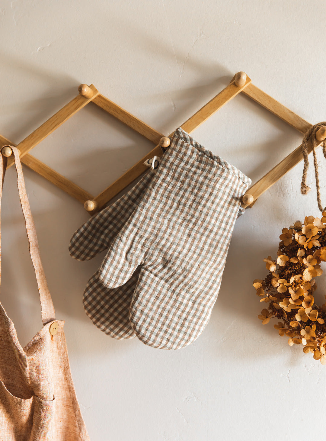 Farmhouse Gingham Oven Mitt