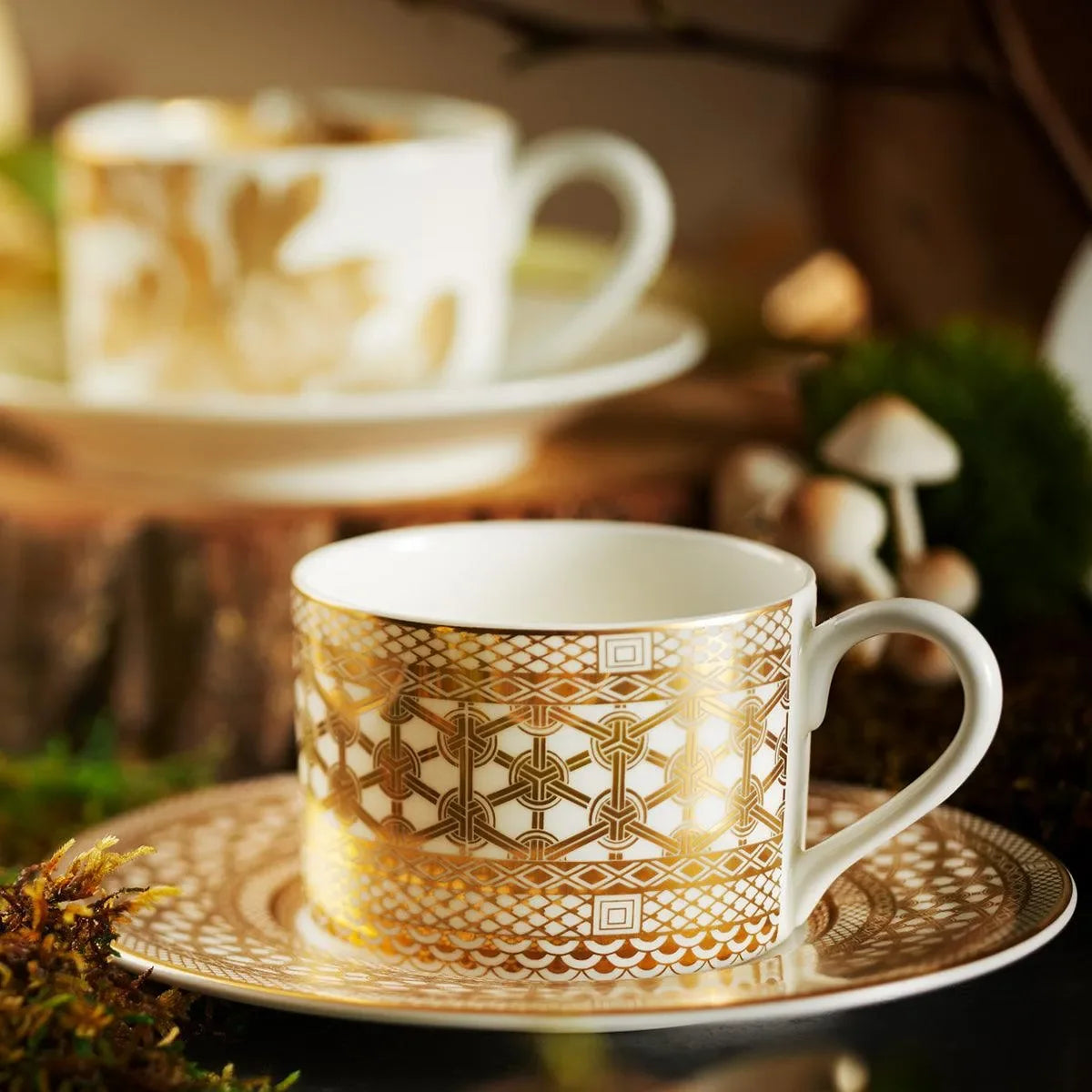 Hawthorne Gilt Cup and Saucer (Set of 4) - The Mayfair Hall