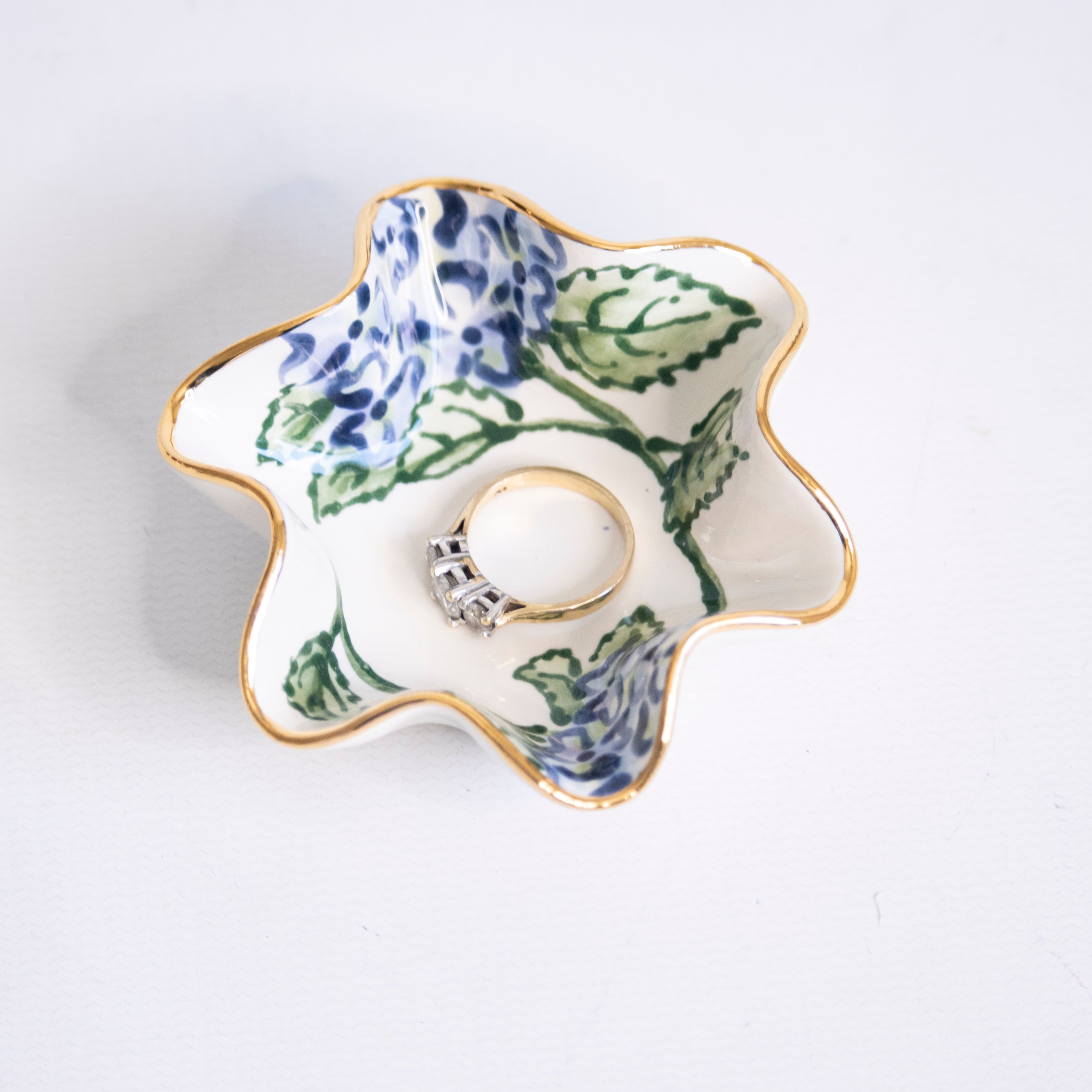 Ami Blue Hydrangea Wavy Bowl - Ring Dish
