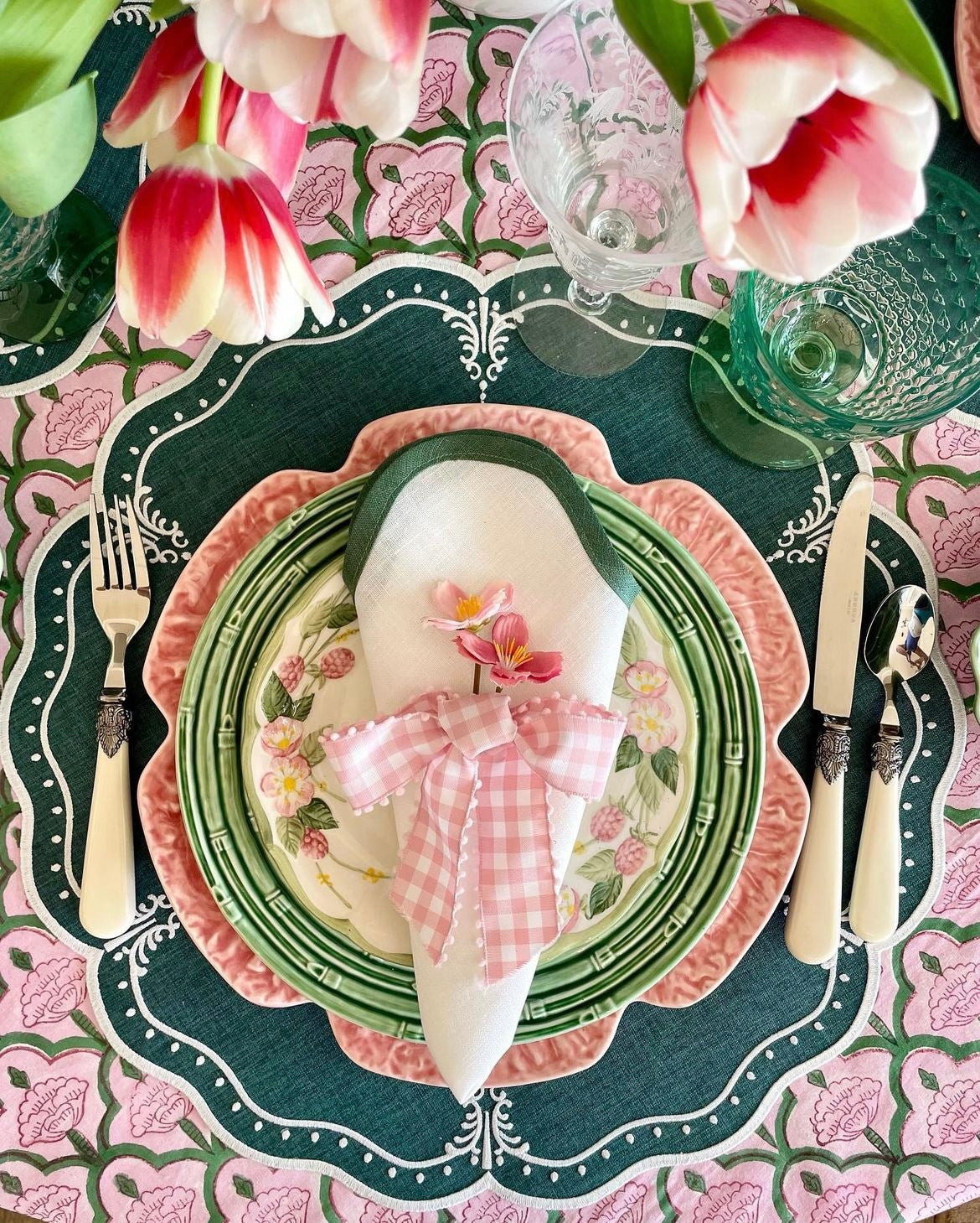 Linen Scalloped Square | Lily White with Pine Green