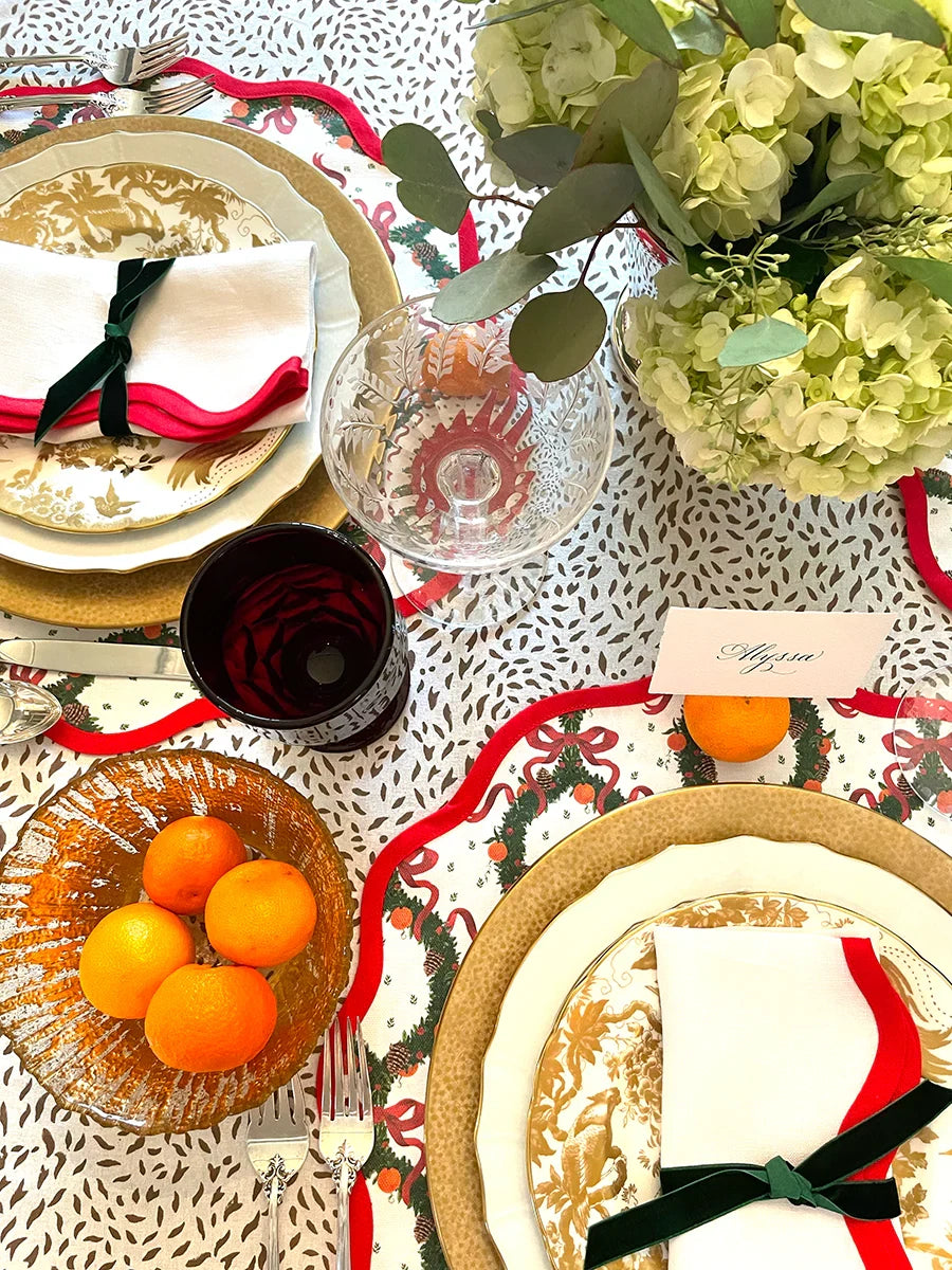 Red and White Scalloped Linen Napkin