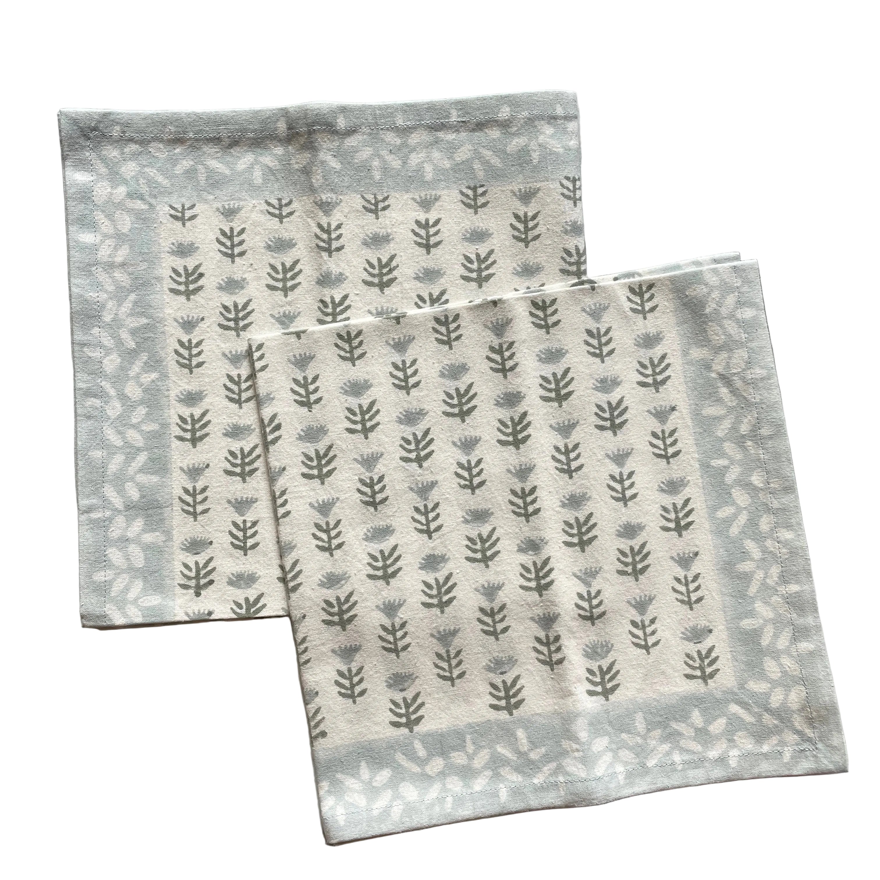 Claire Dinner Napkin in Serene